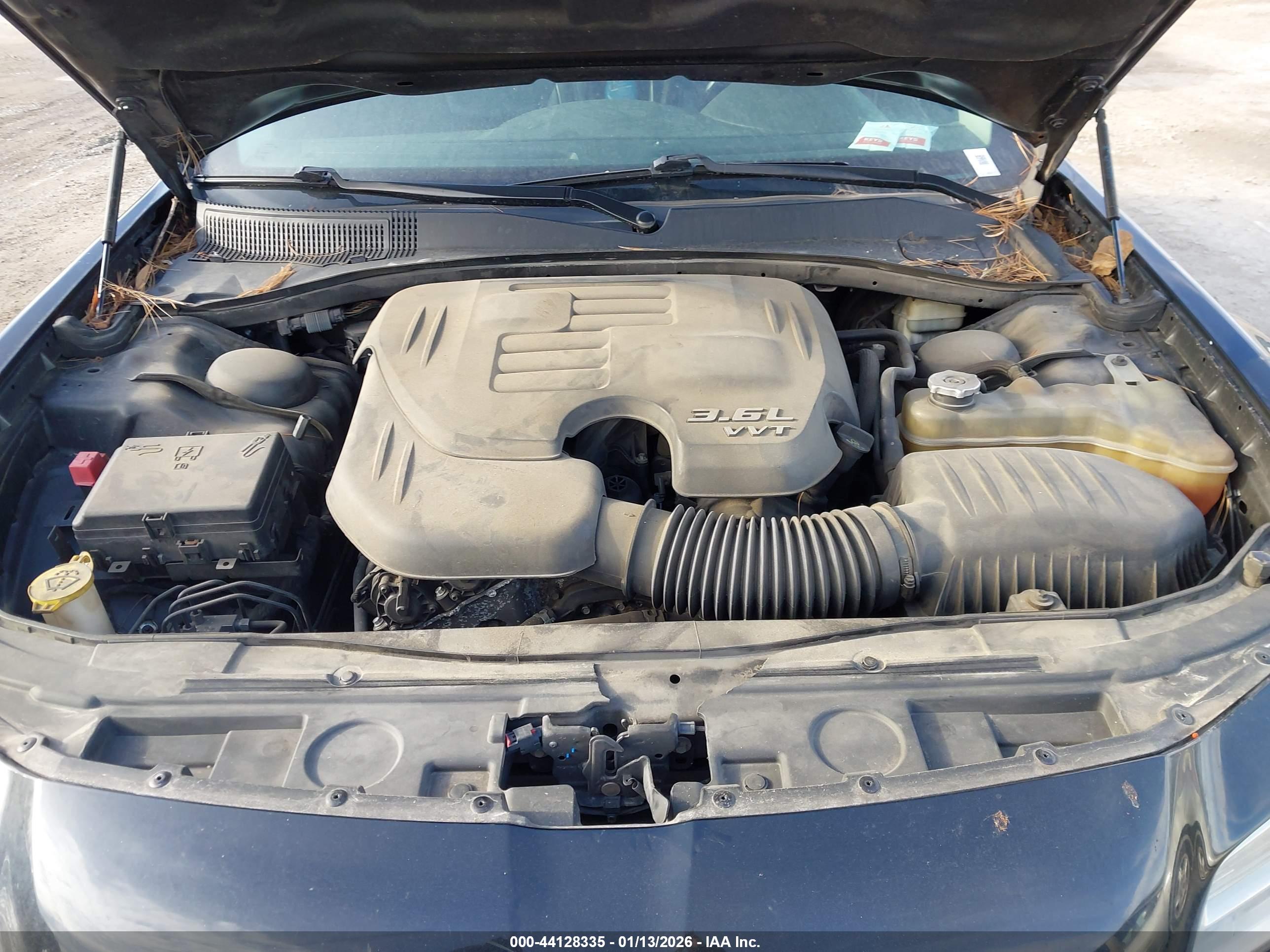 CHRYSLER 300 image 10