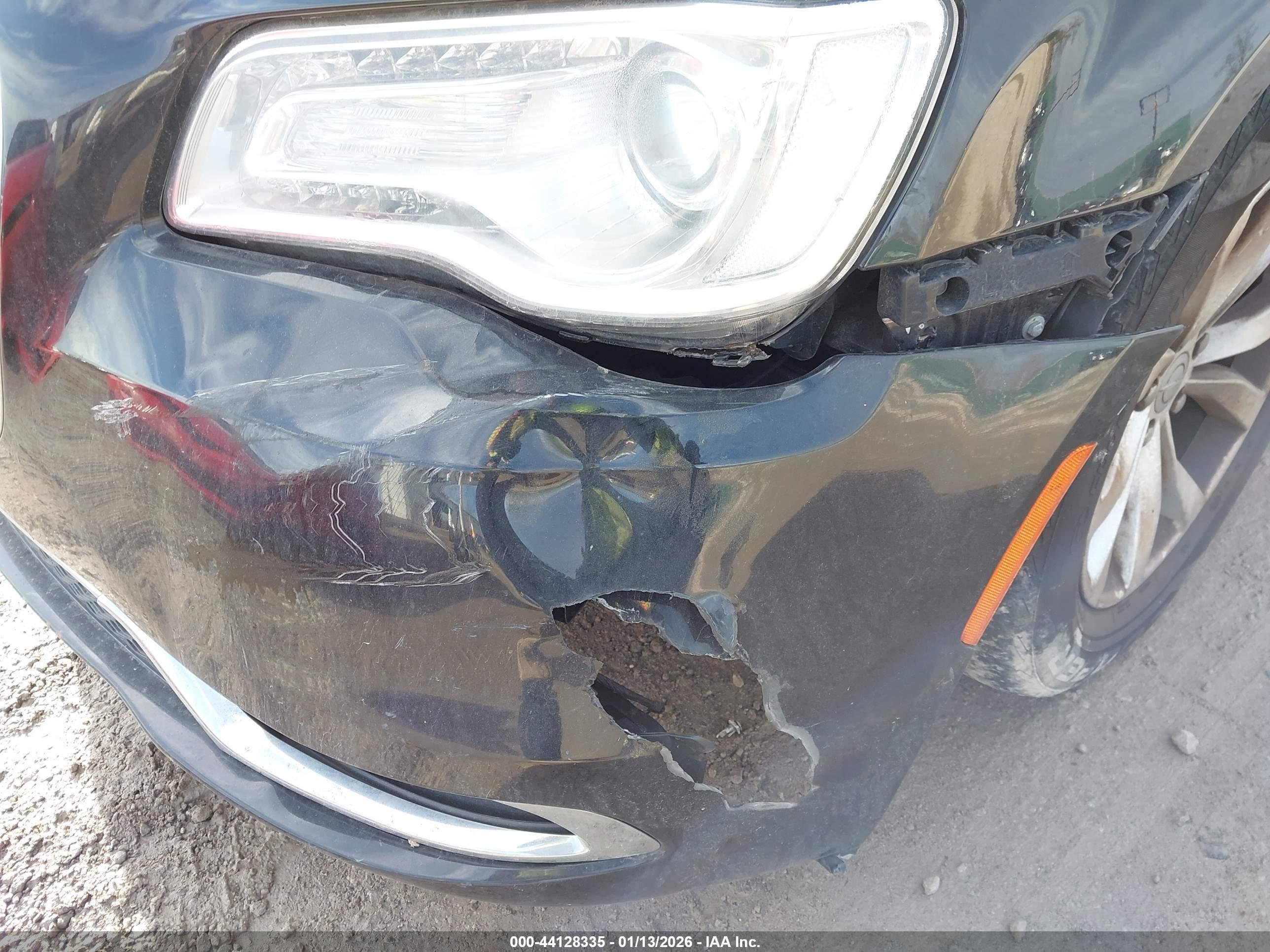 CHRYSLER 300 image 6