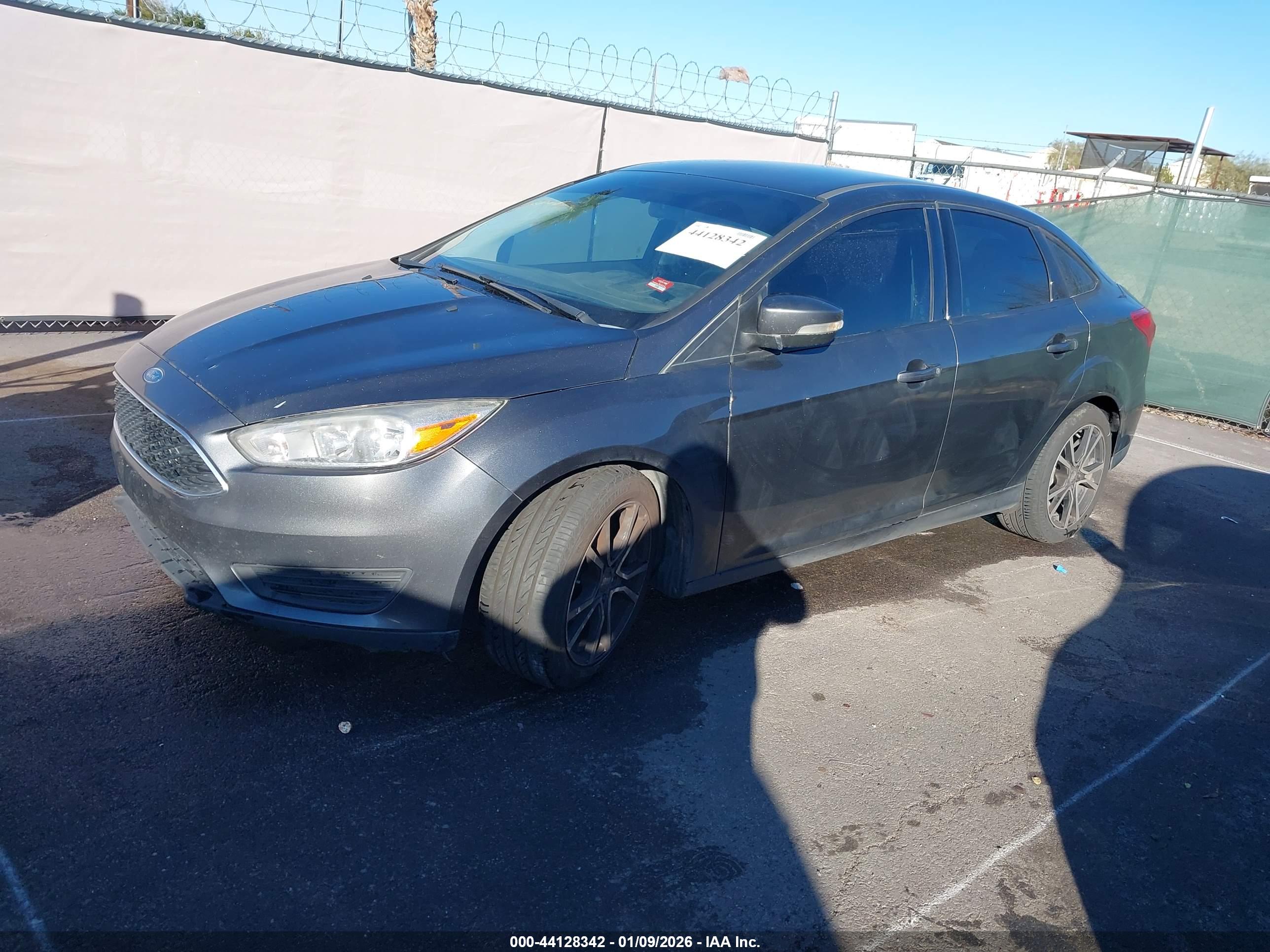 FORD FOCUS image 2