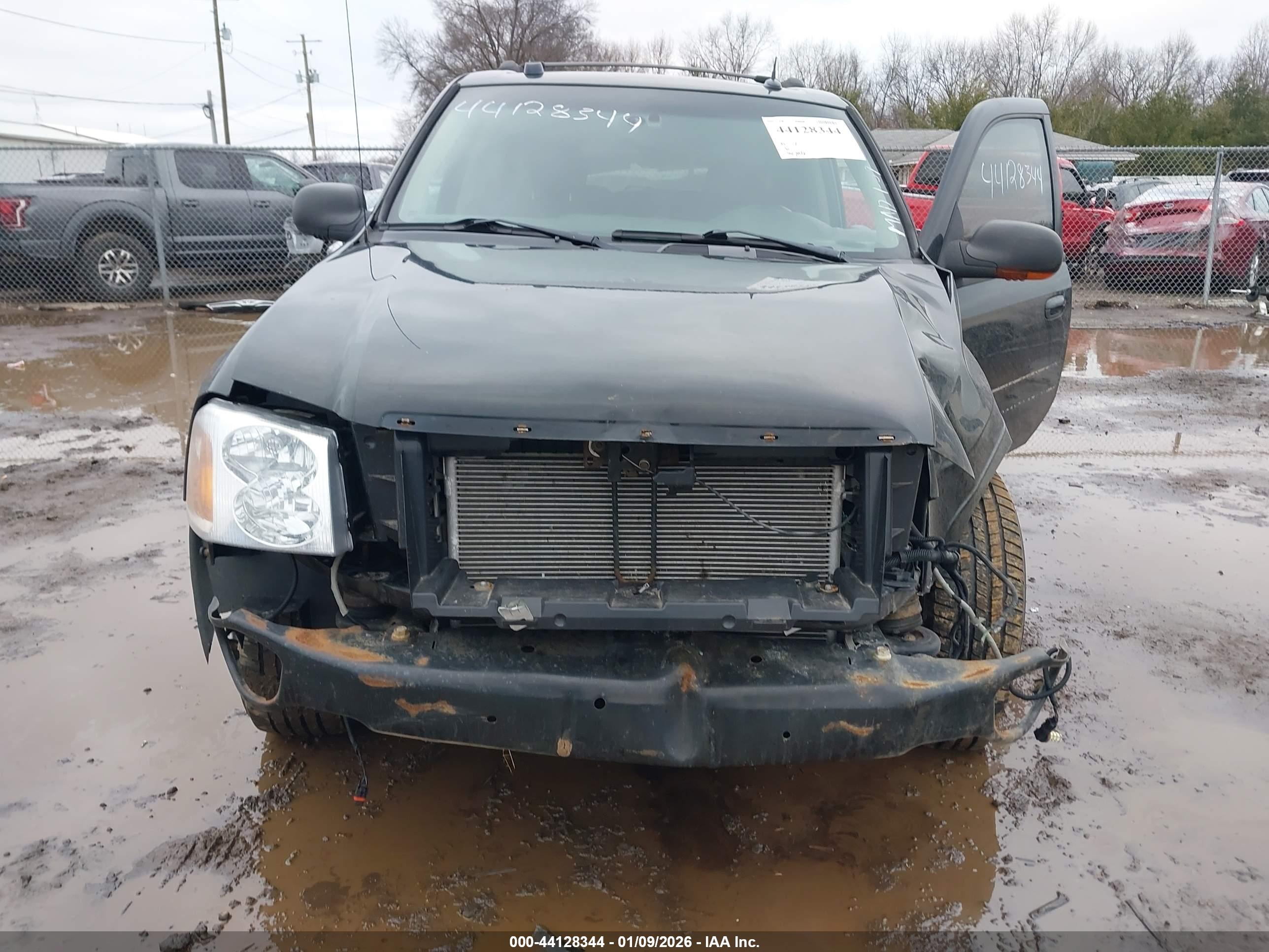 GMC ENVOY image 6