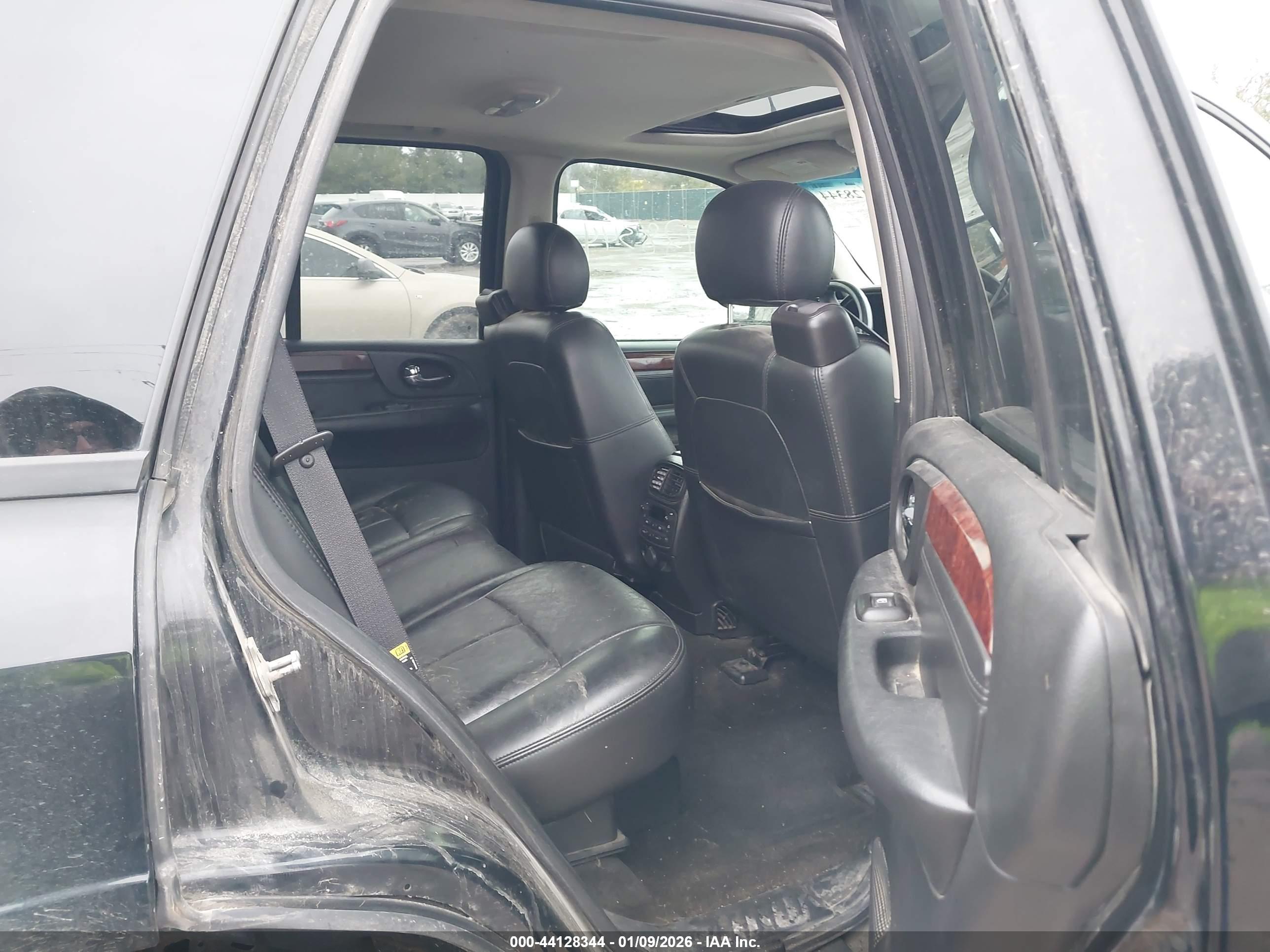 GMC ENVOY image 8
