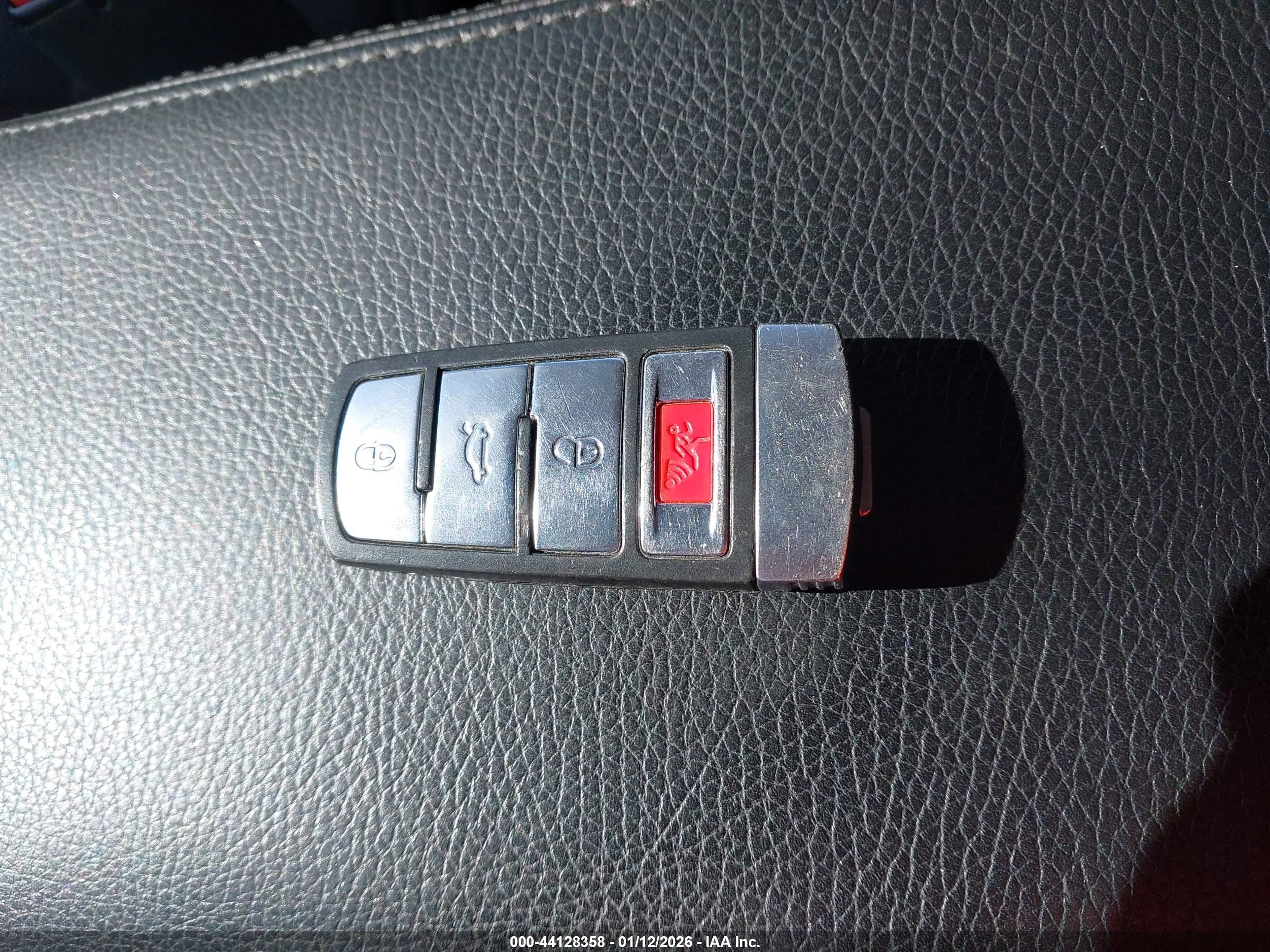 VOLKSWAGEN CC image 11