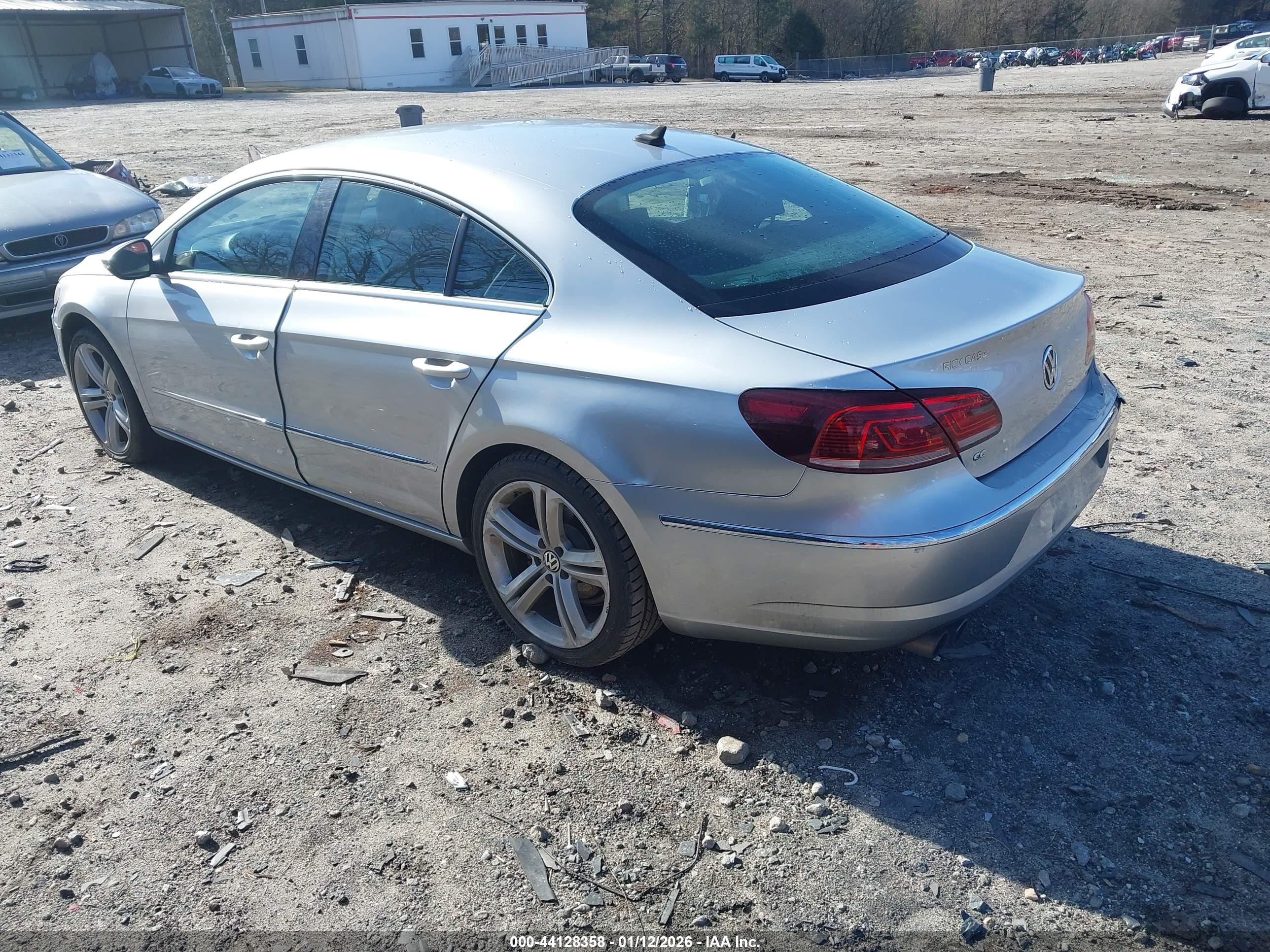 VOLKSWAGEN CC image 3