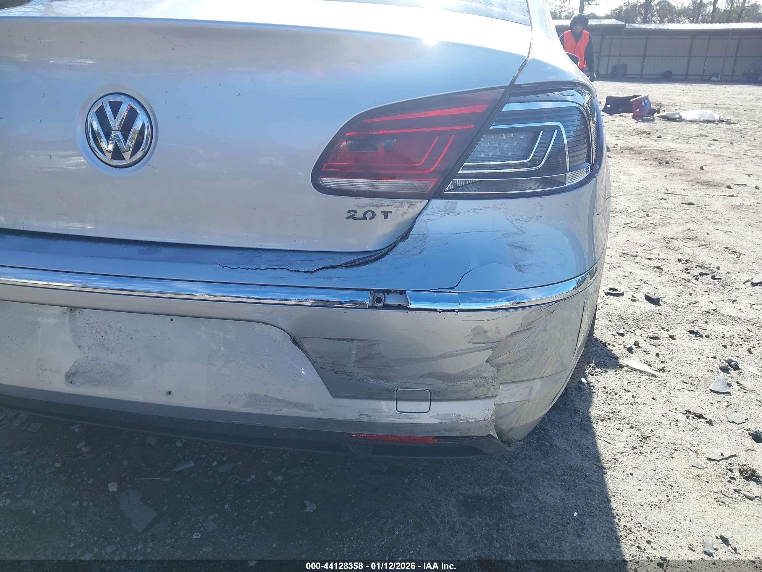 VOLKSWAGEN CC image 6