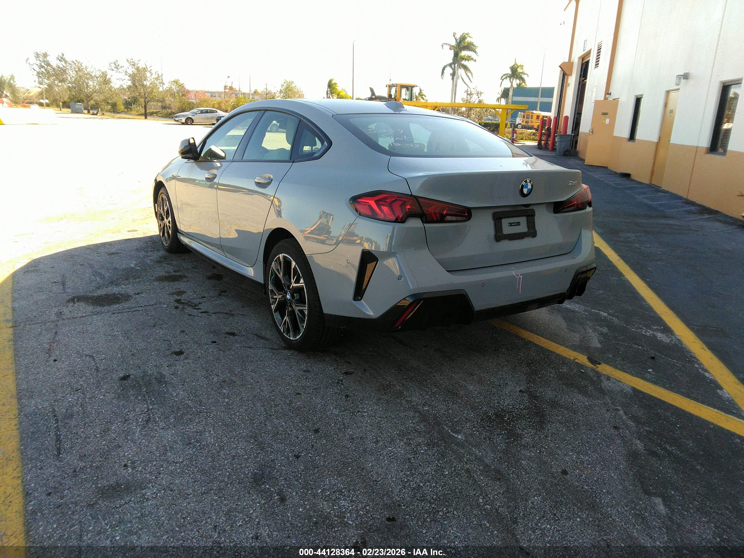 BMW 228 image 3