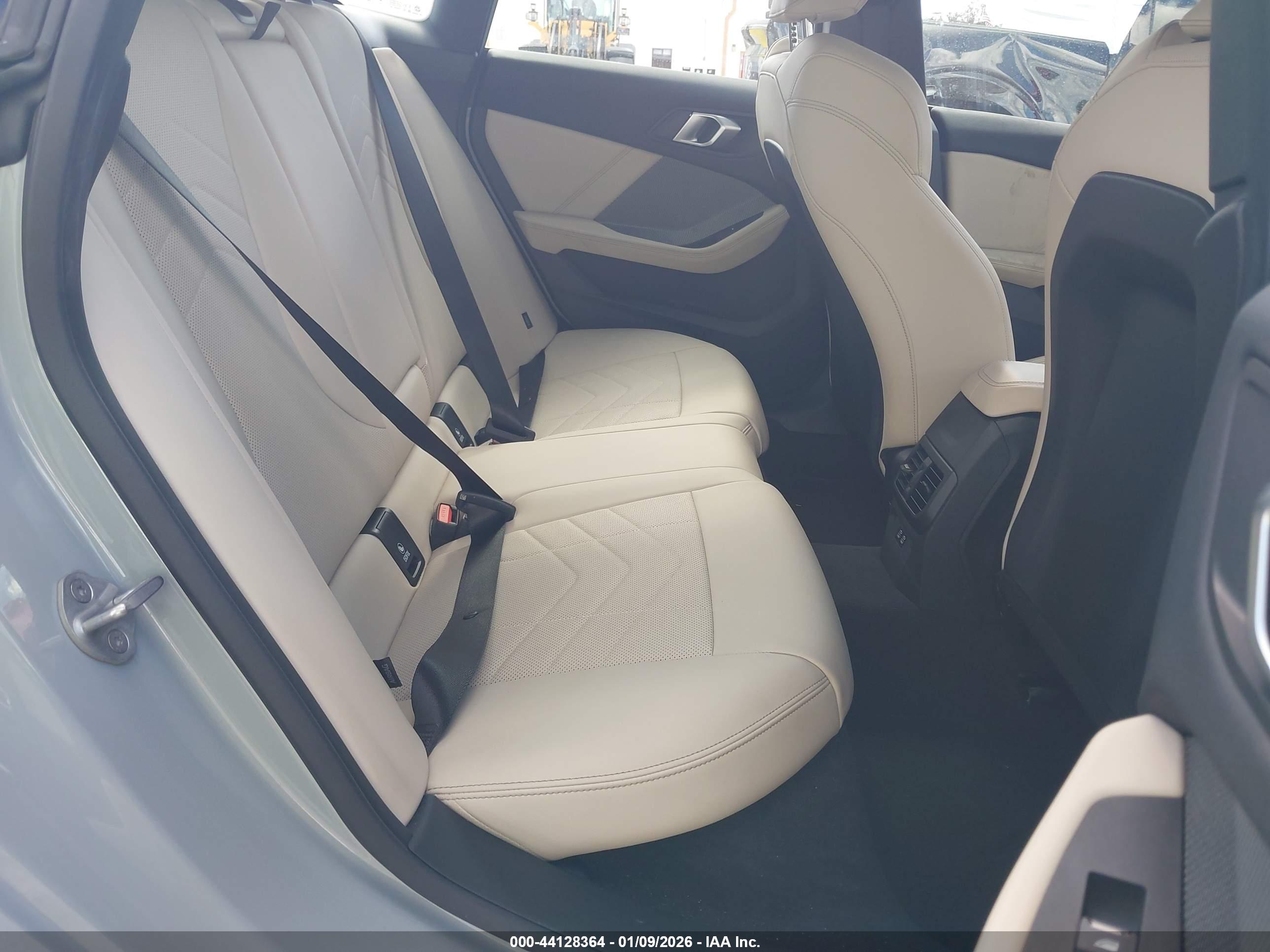 BMW 228 image 8