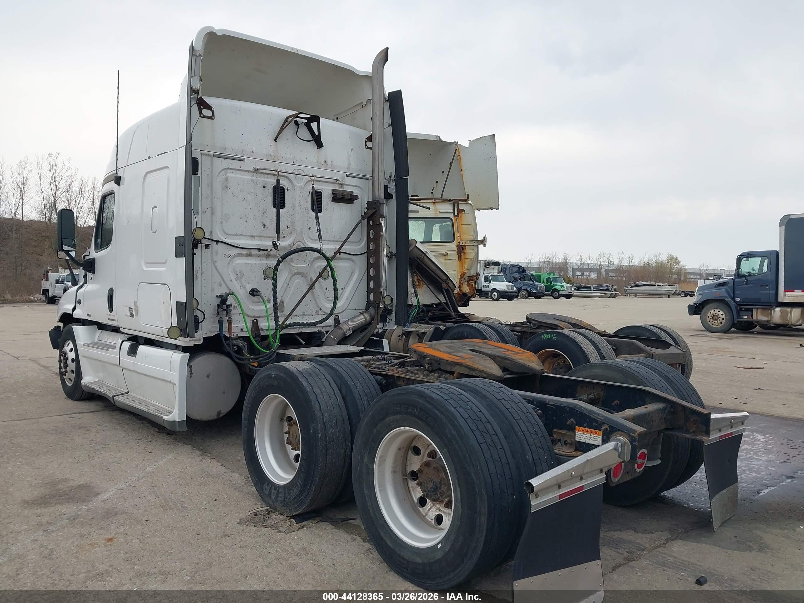 FREIGHTLINER CASCADIA image 3