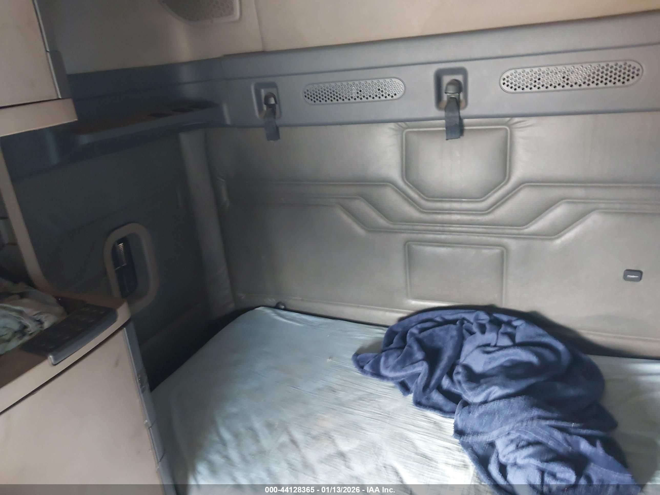 FREIGHTLINER CASCADIA image 7
