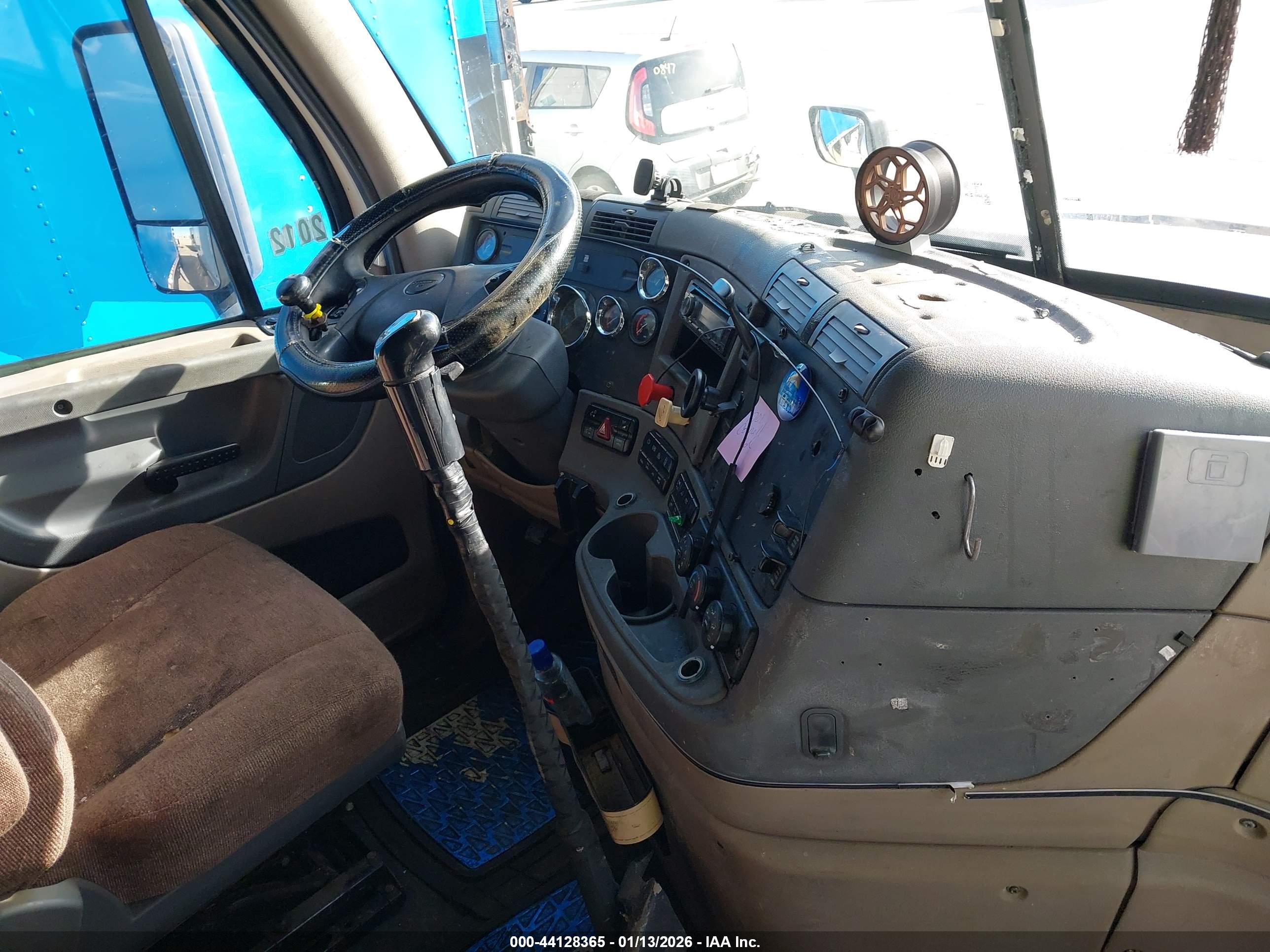 FREIGHTLINER CASCADIA image 8