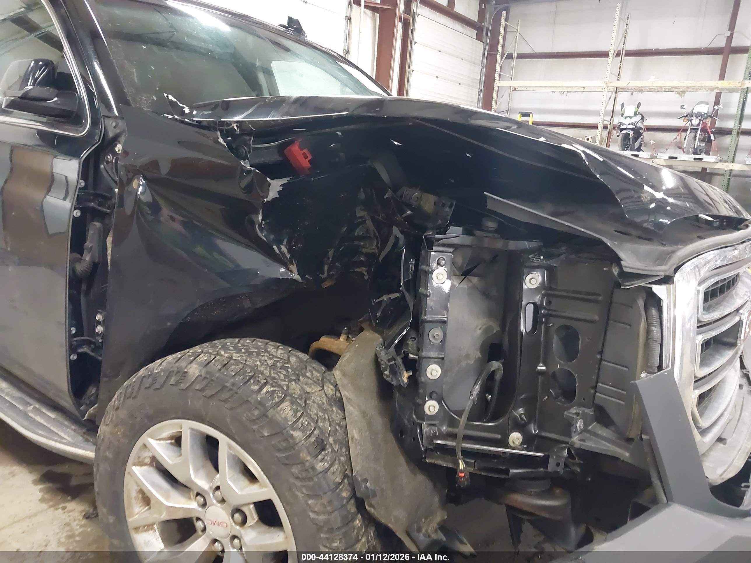 GMC YUKON image 6