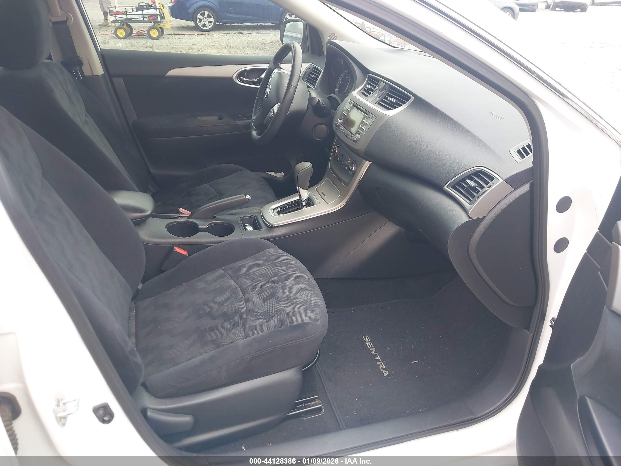 NISSAN SENTRA image 5