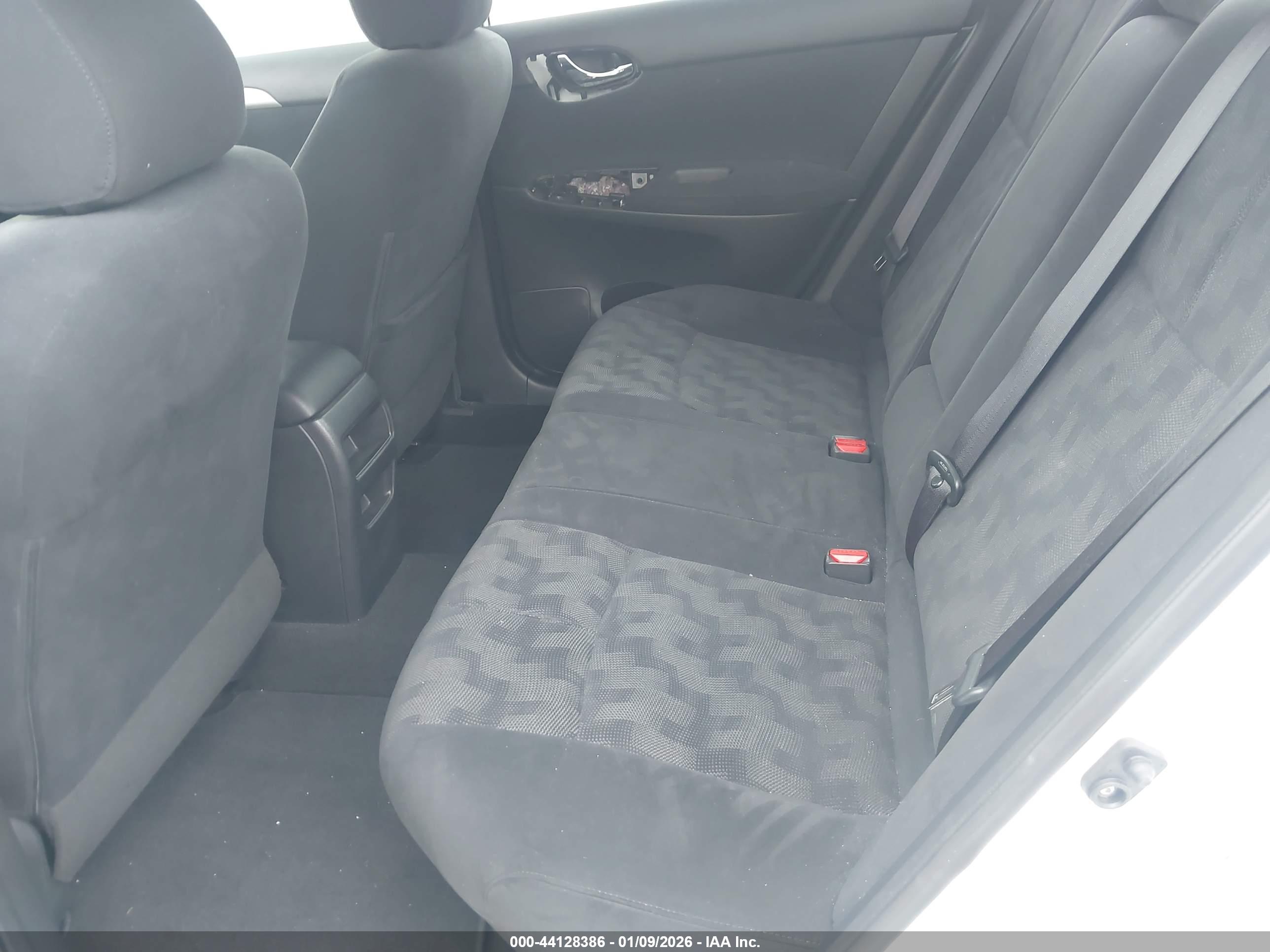 NISSAN SENTRA image 8