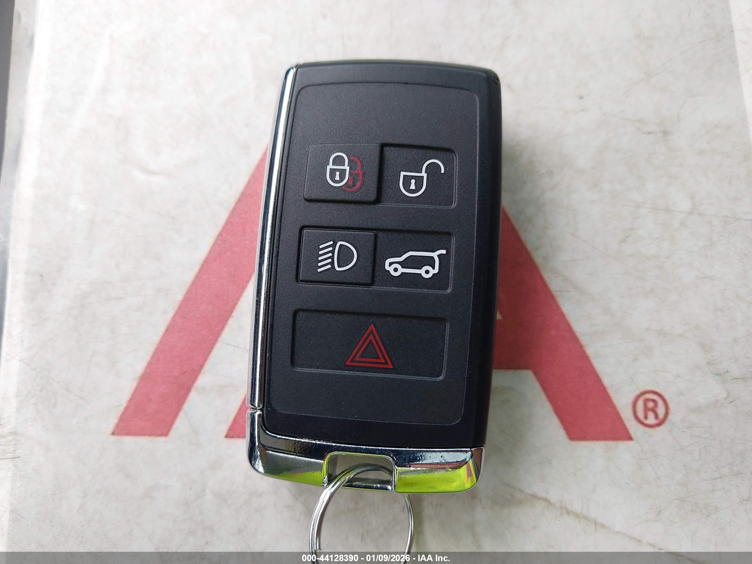 LAND ROVER image 11