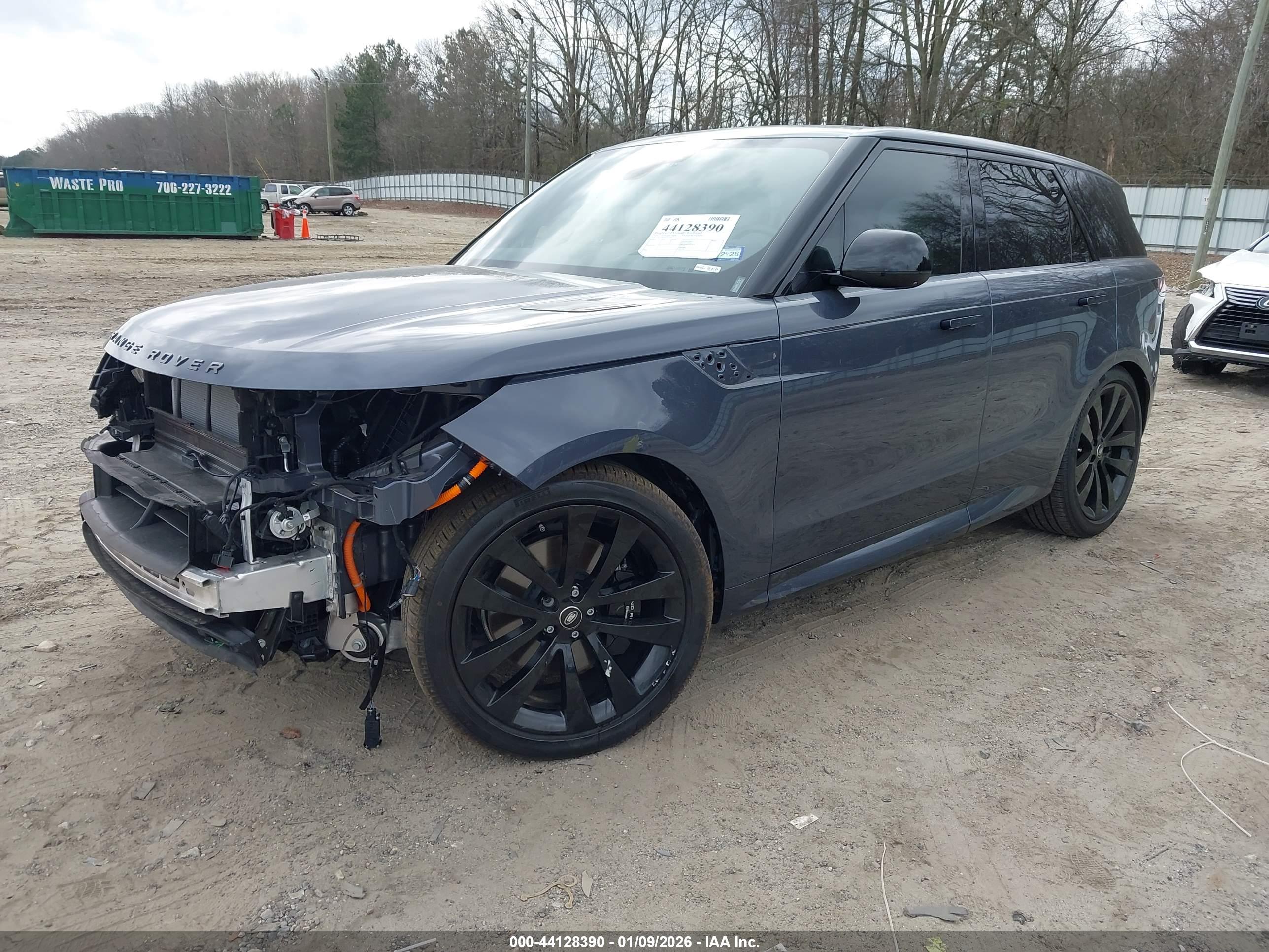LAND ROVER image 2