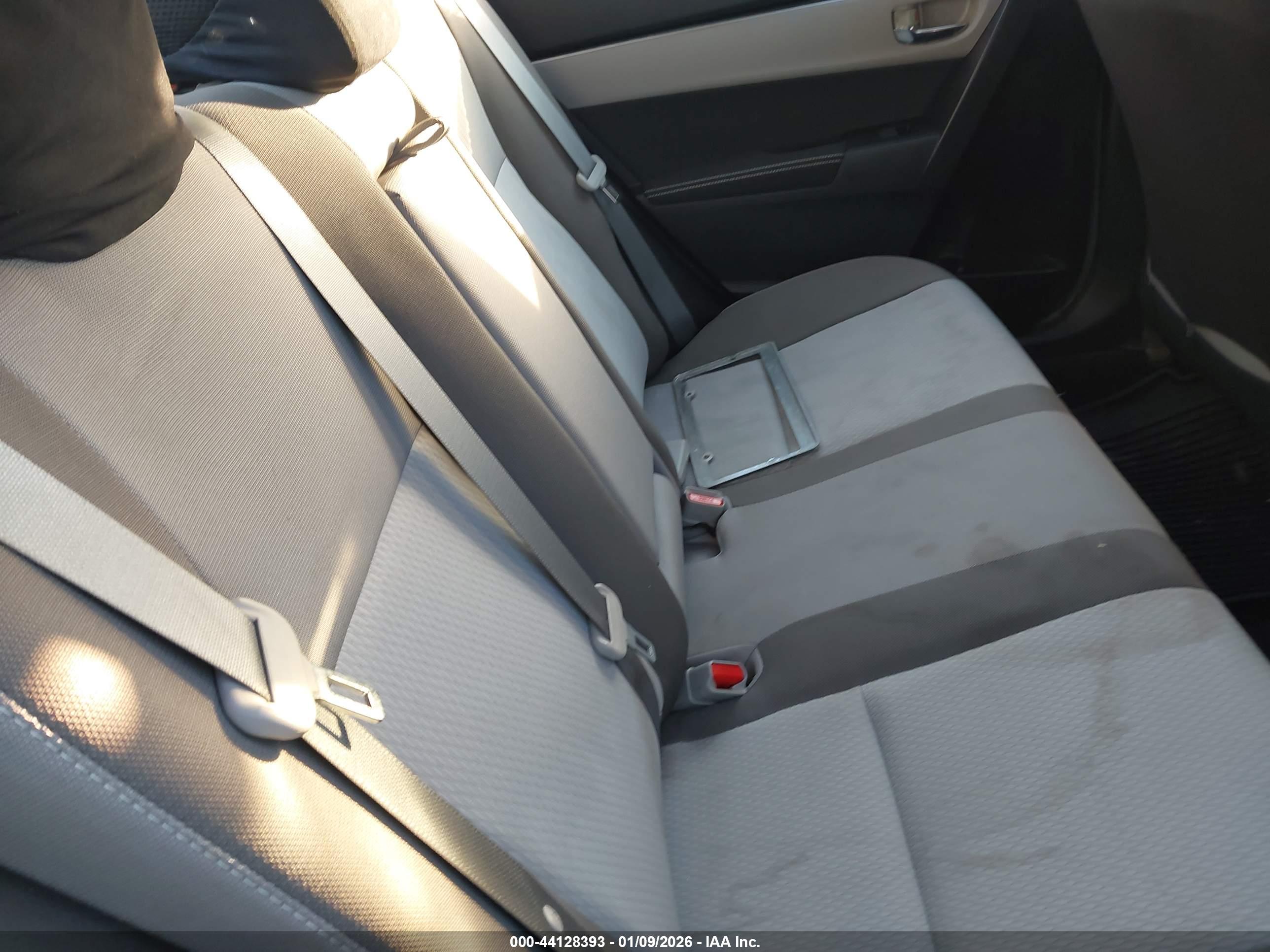 TOYOTA COROLLA image 8