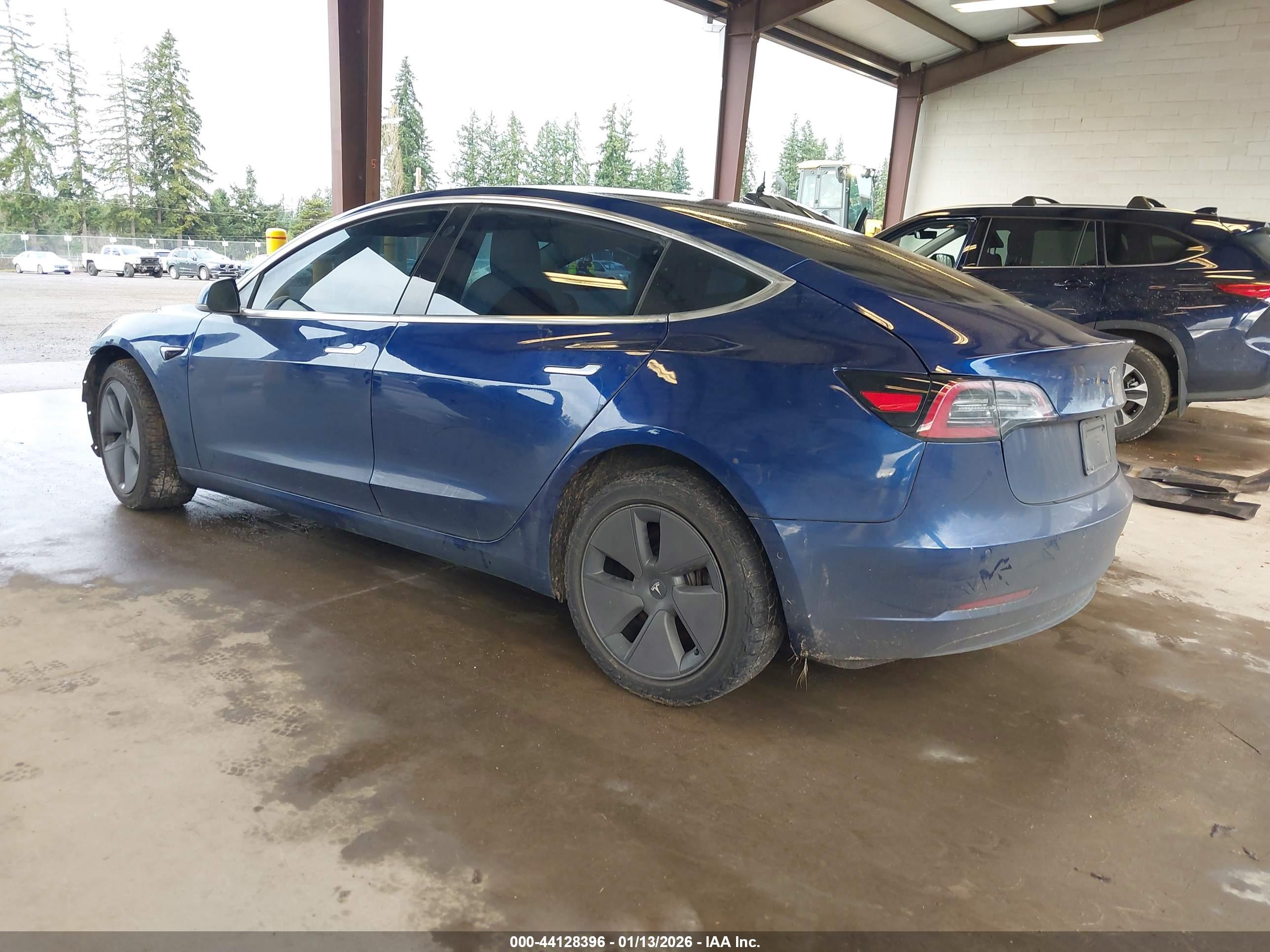 TESLA MODEL image 3