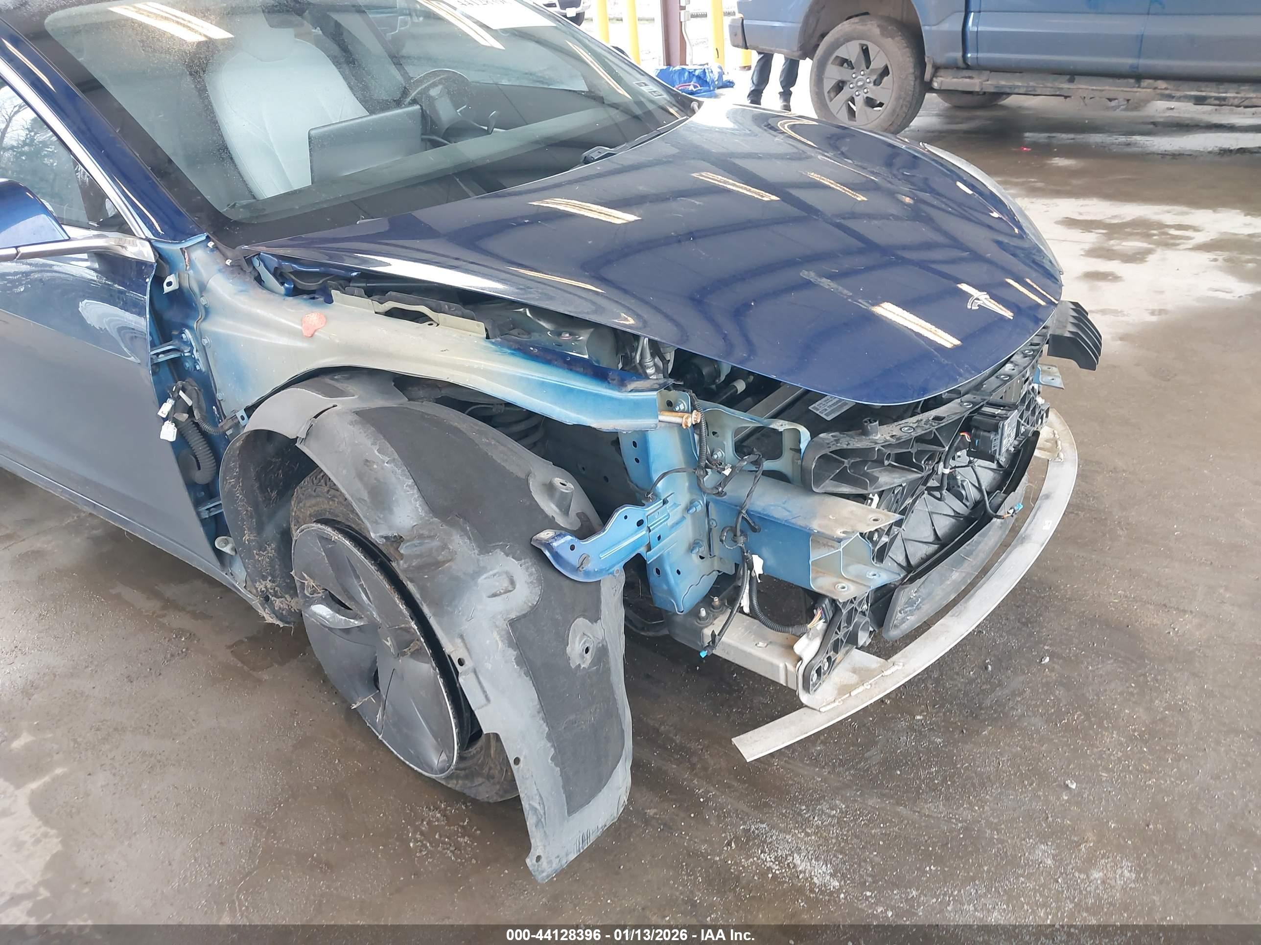TESLA MODEL image 6