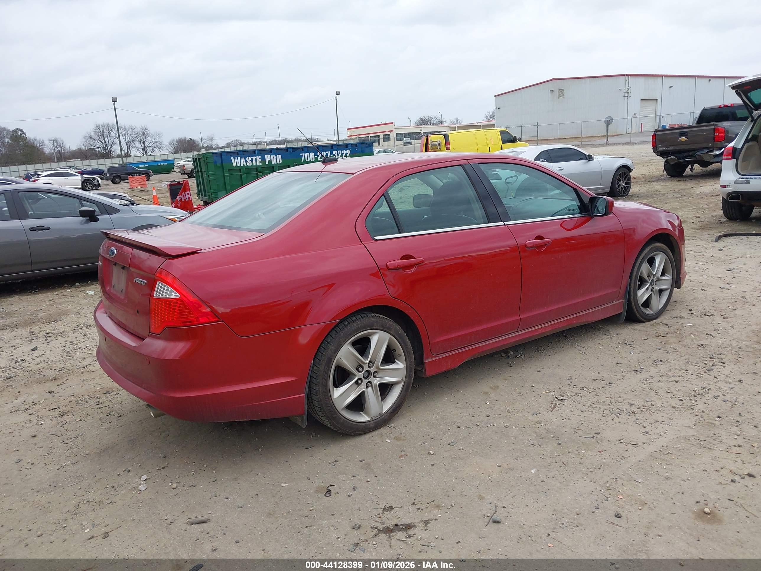 FORD FUSION image 4