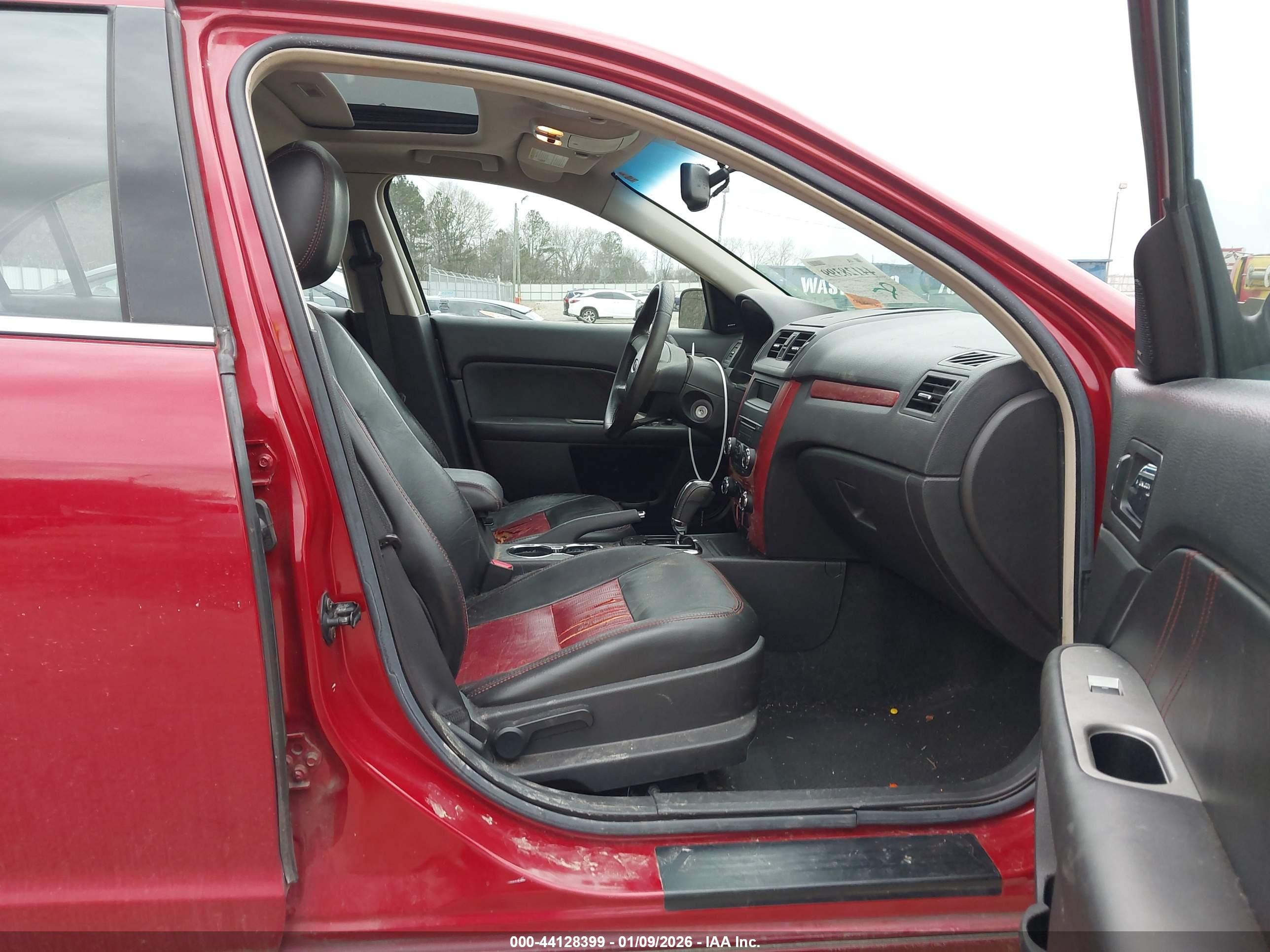FORD FUSION image 5