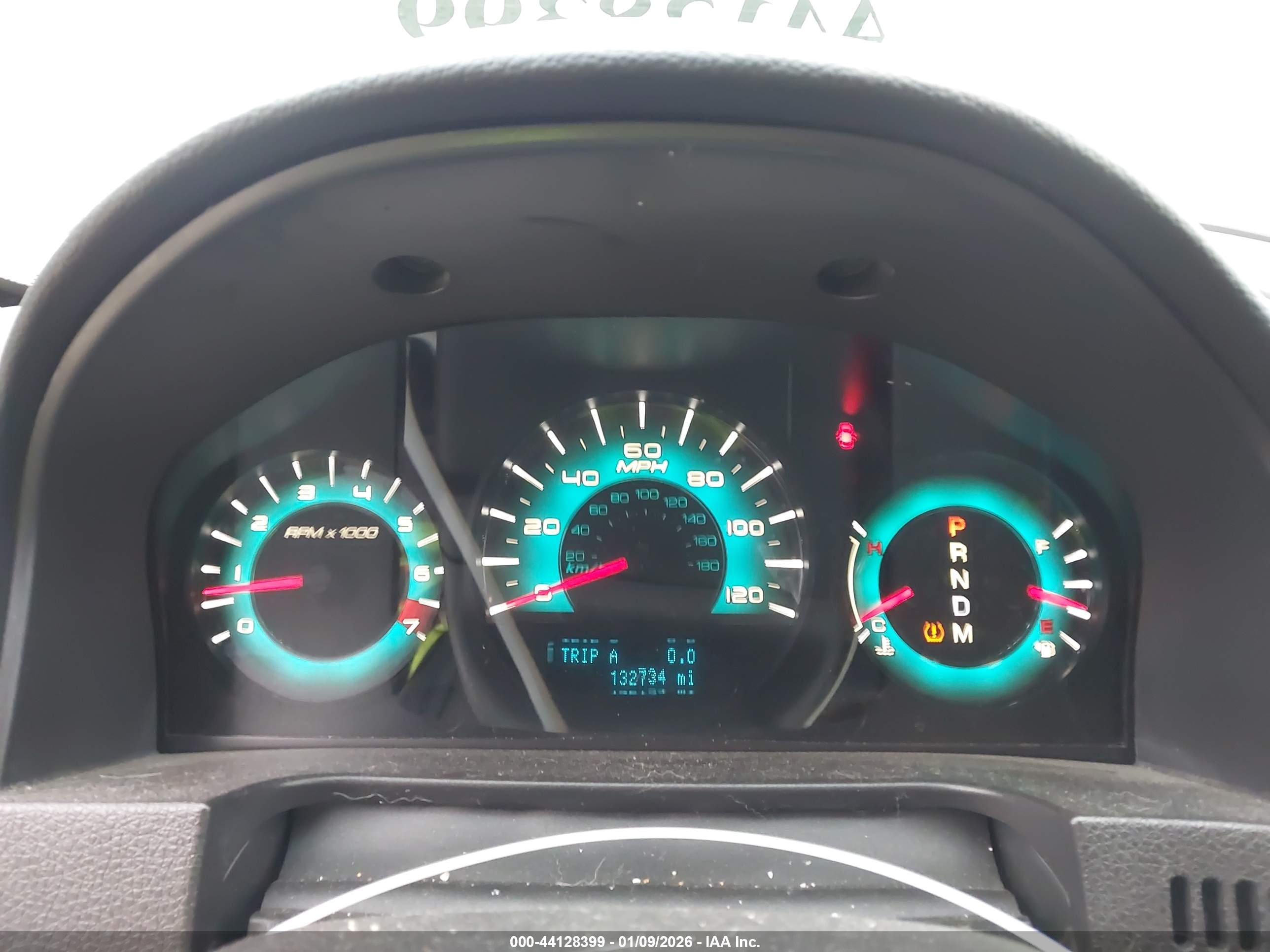 FORD FUSION image 7
