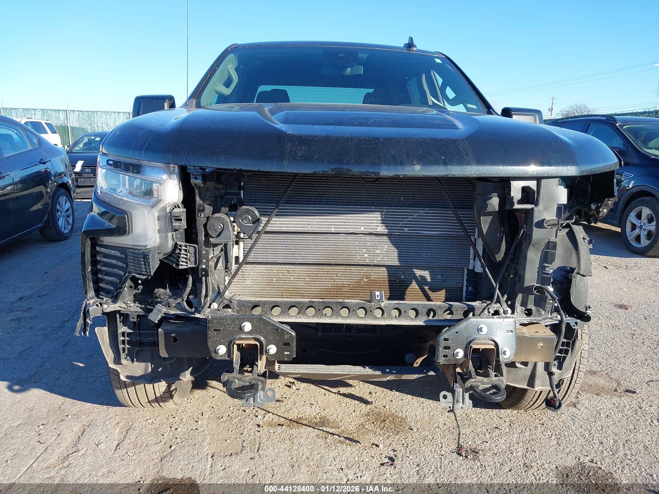 CHEVROLET SILVERADO image 6