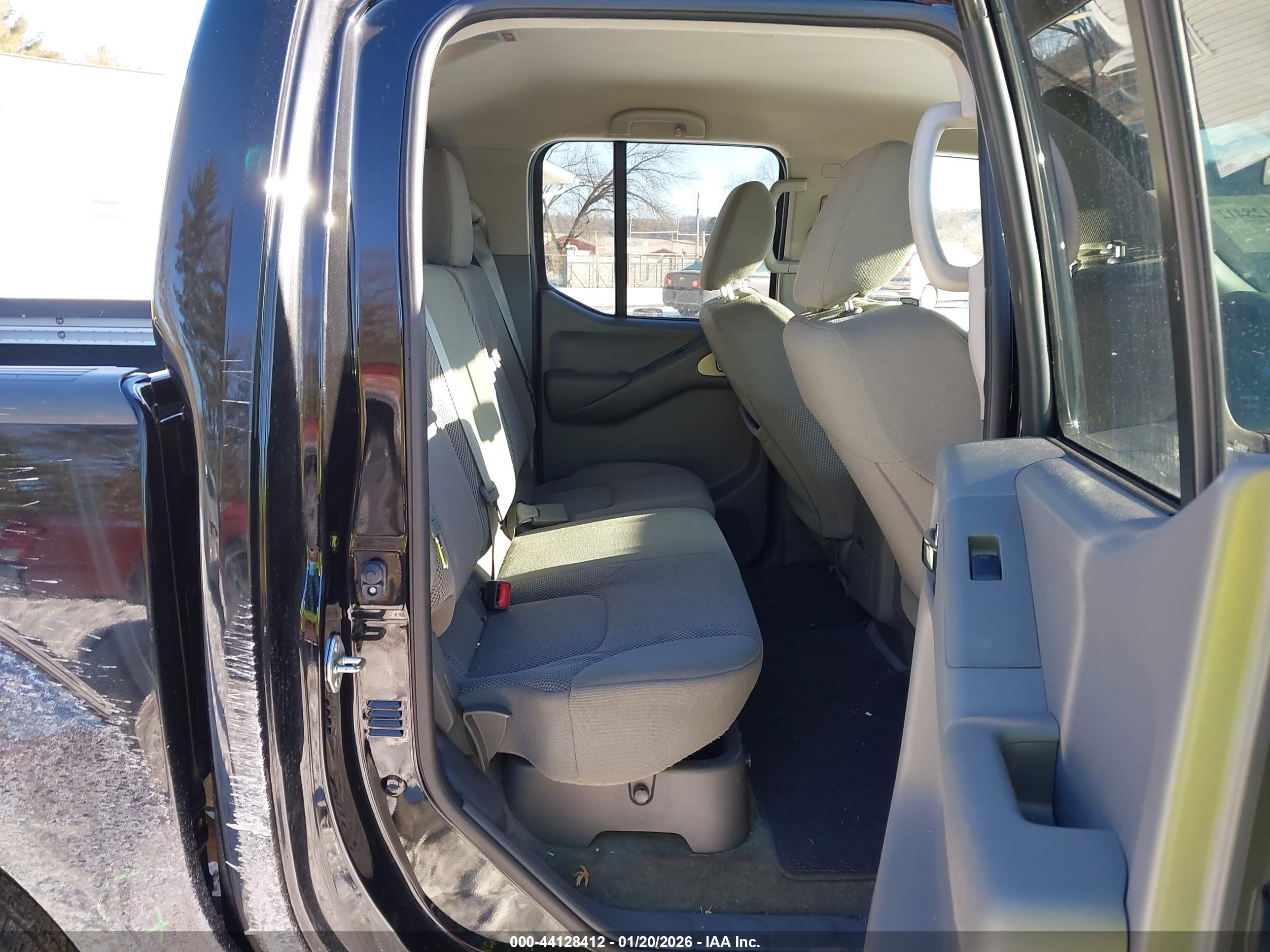 NISSAN FRONTIER image 8