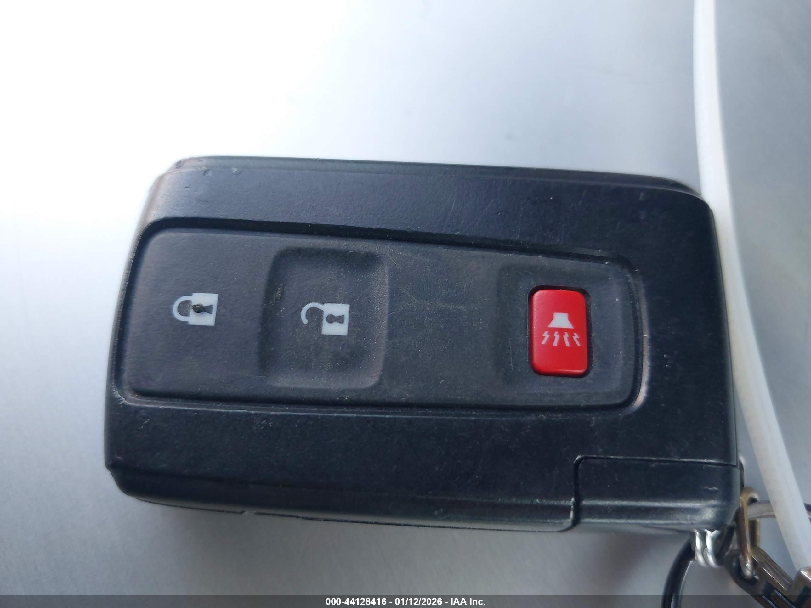 TOYOTA PRIUS image 11