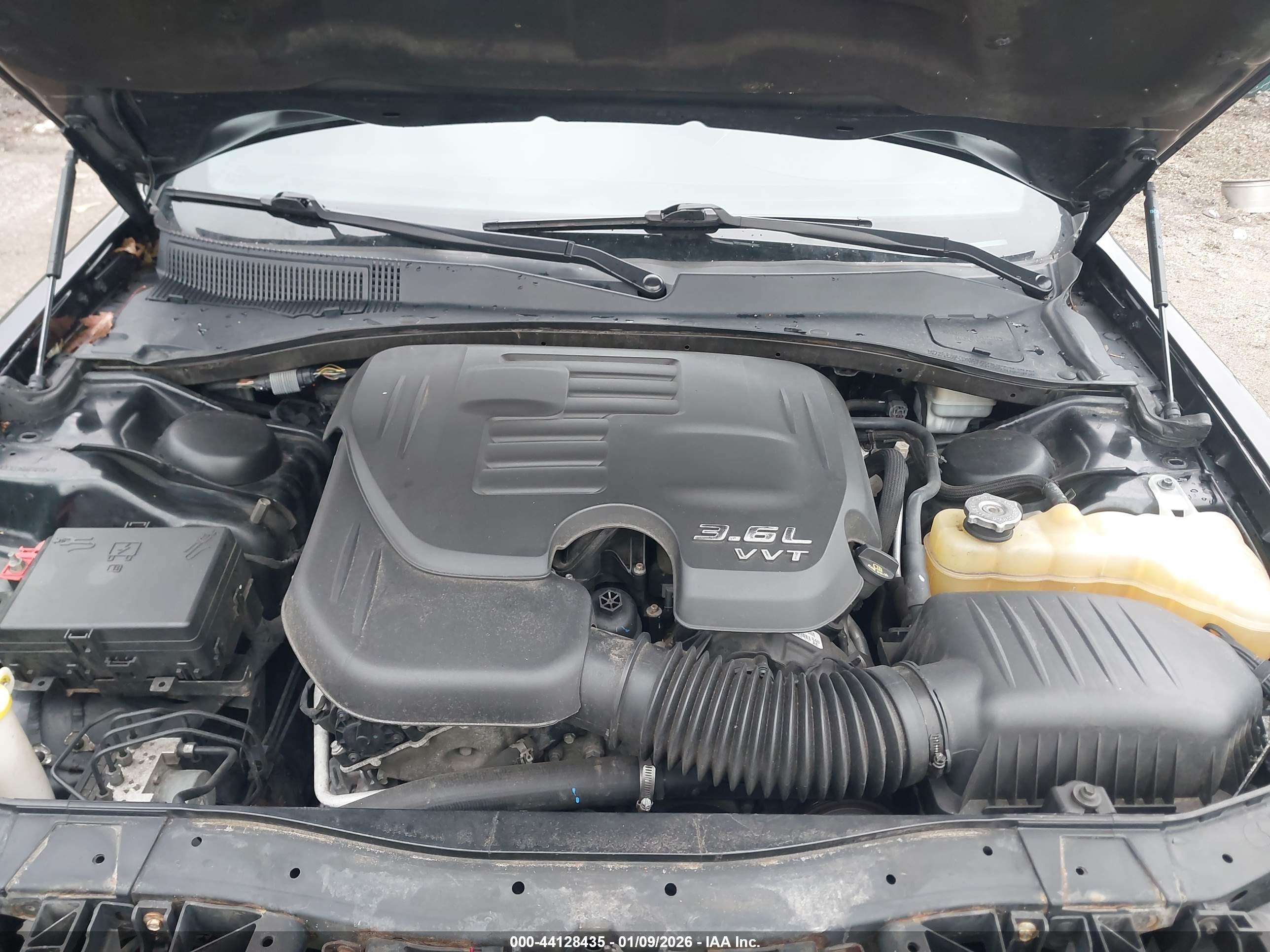 CHRYSLER 300 image 10