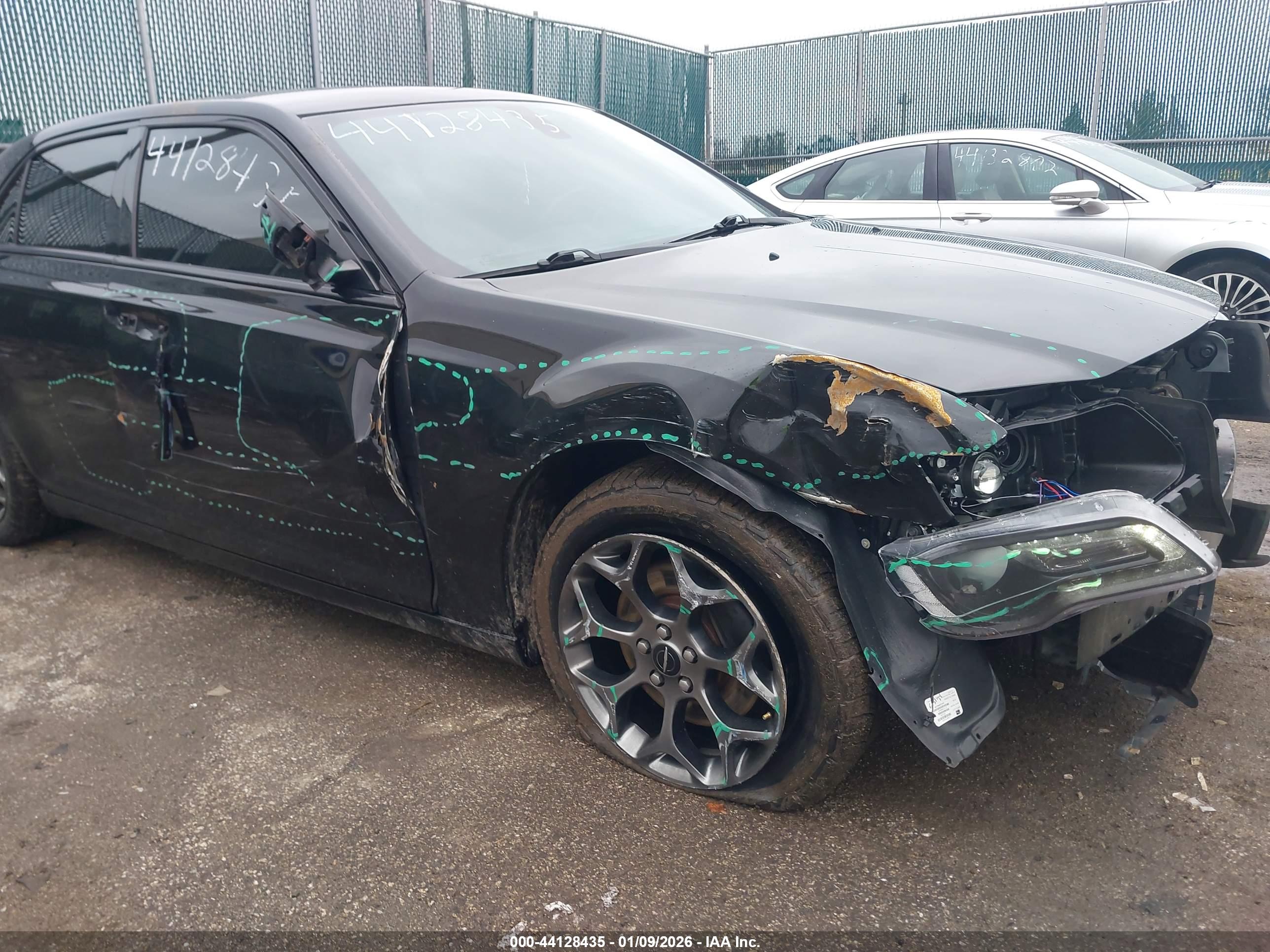 CHRYSLER 300 image 6