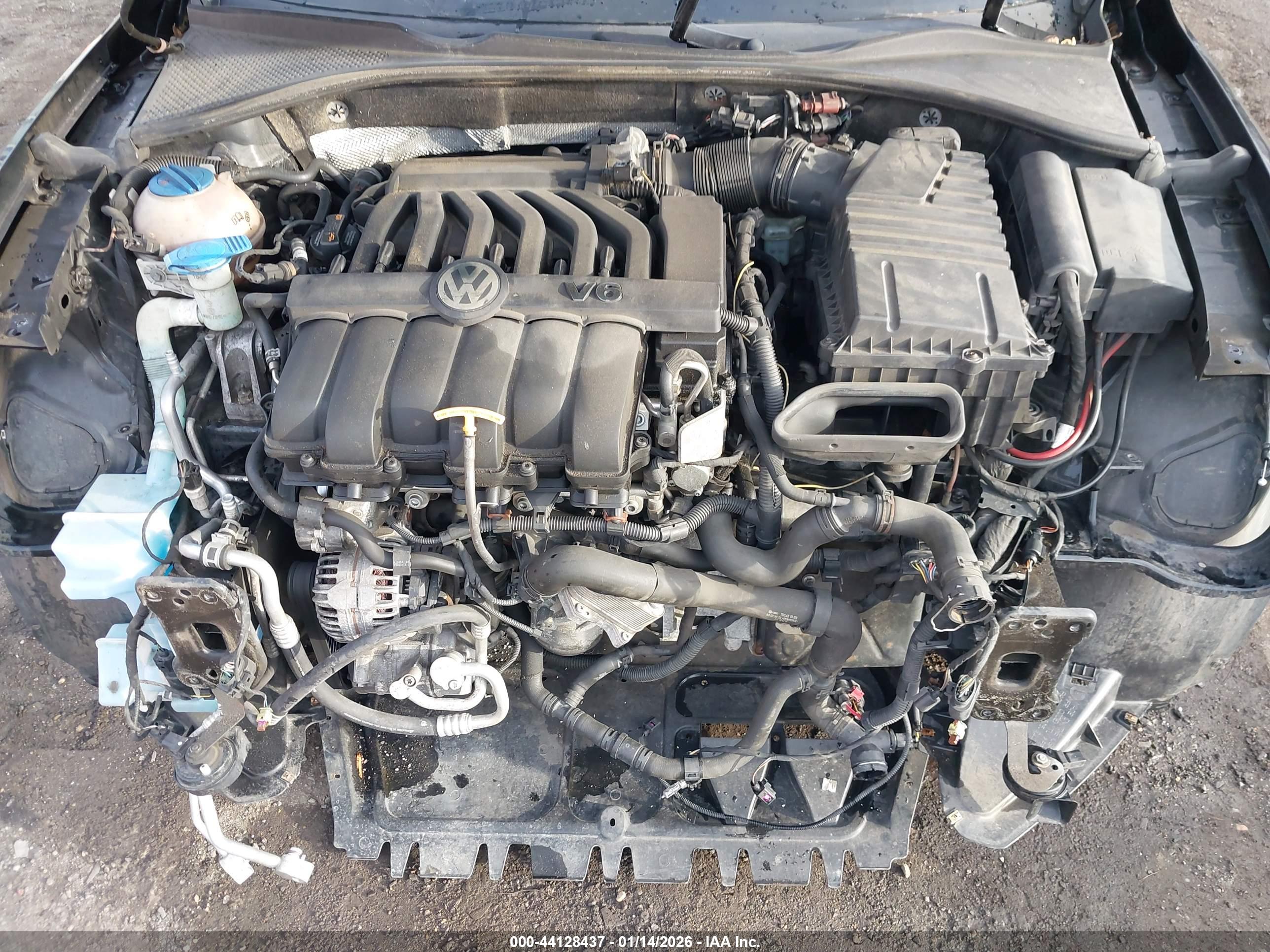 VOLKSWAGEN PASSAT image 10
