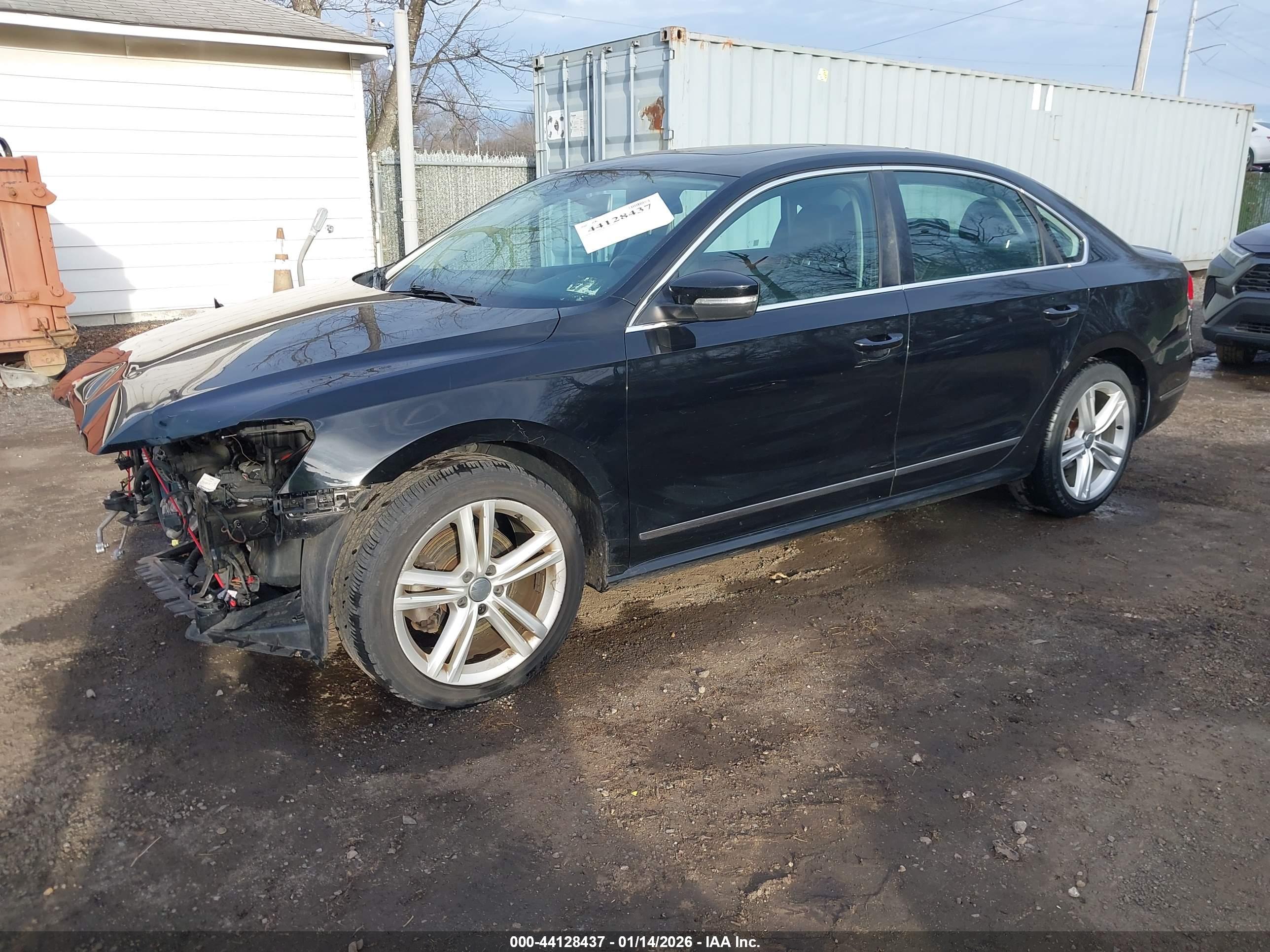 VOLKSWAGEN PASSAT image 2
