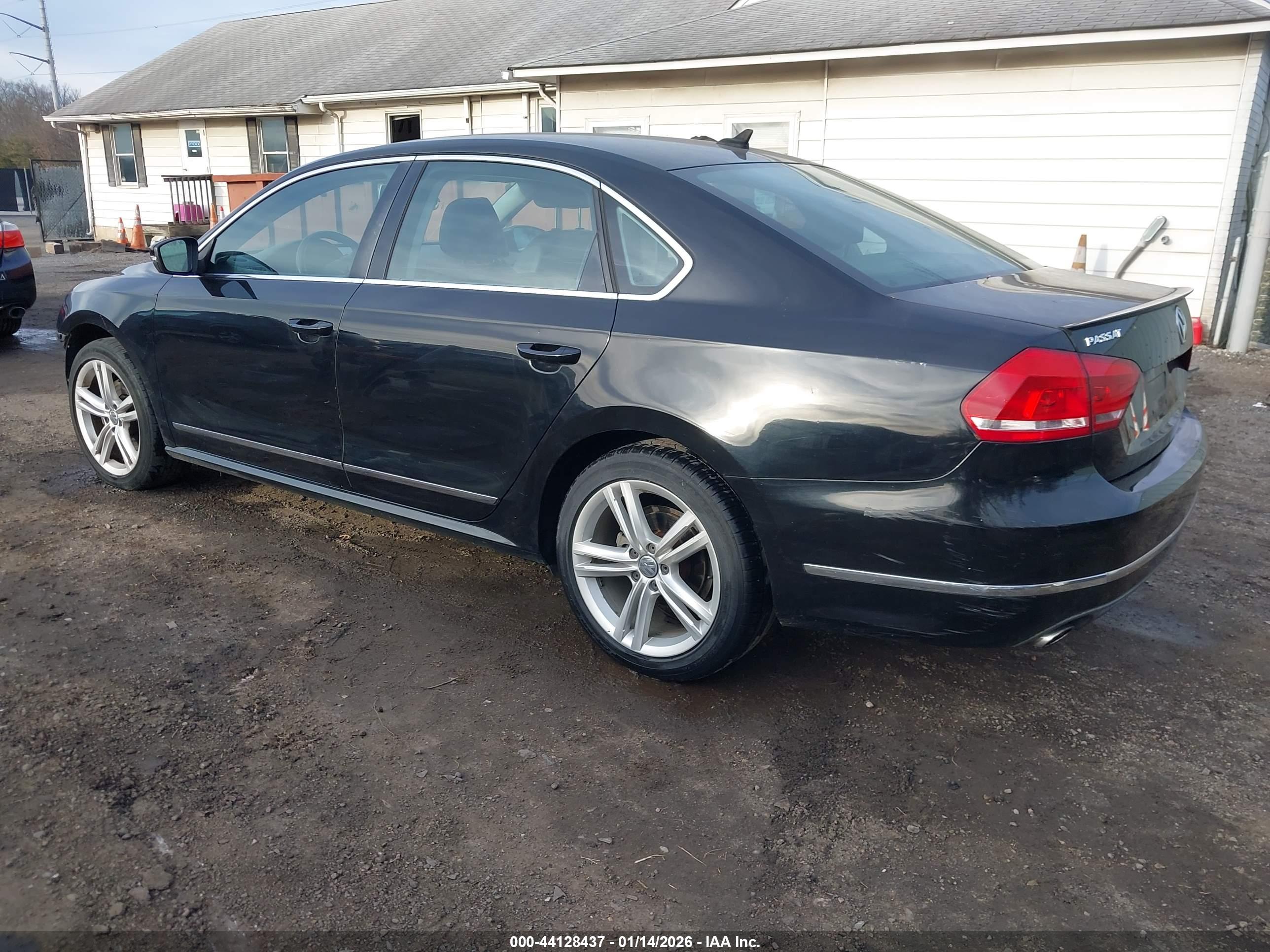 VOLKSWAGEN PASSAT image 3