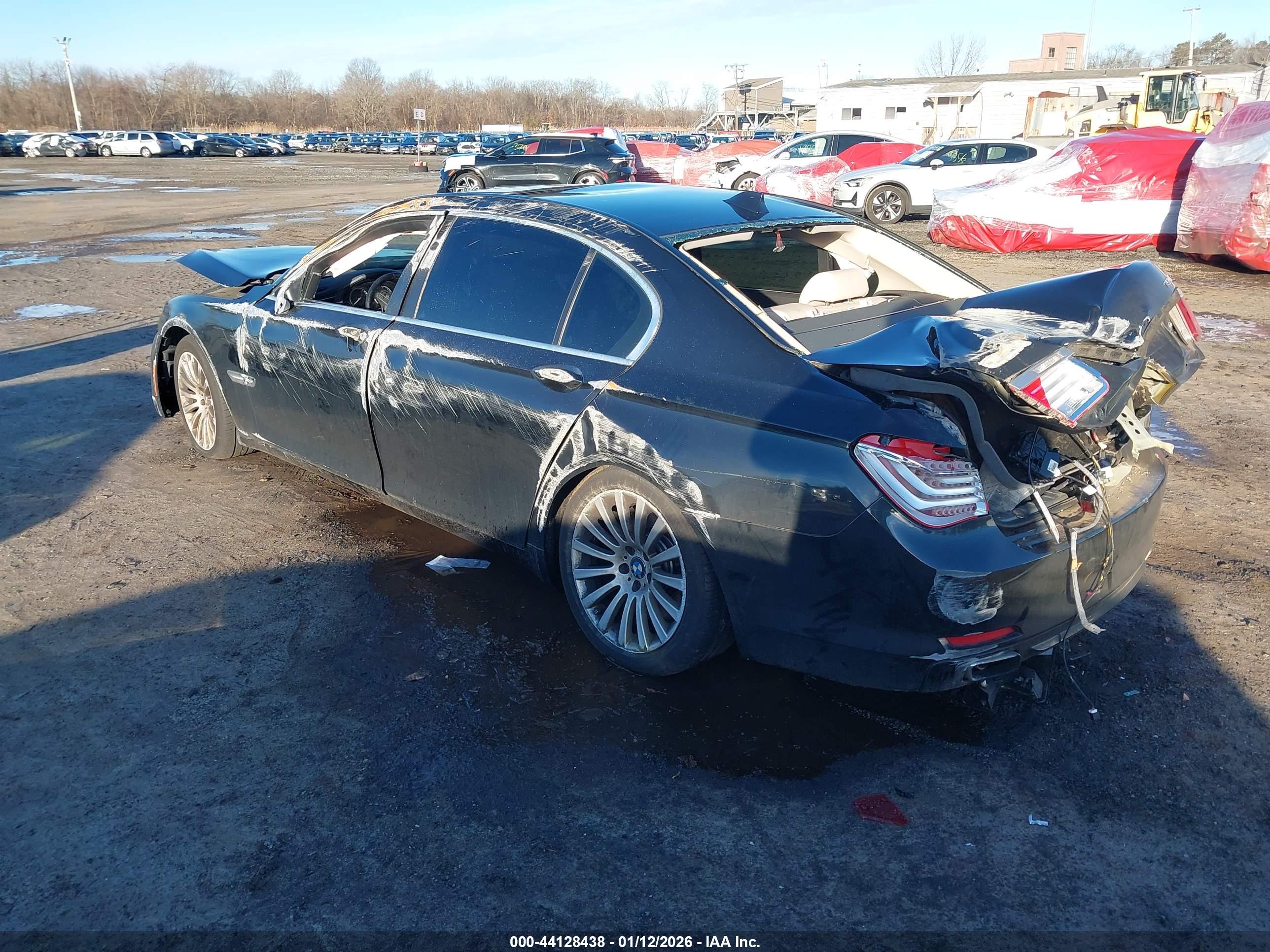 BMW 750 image 3