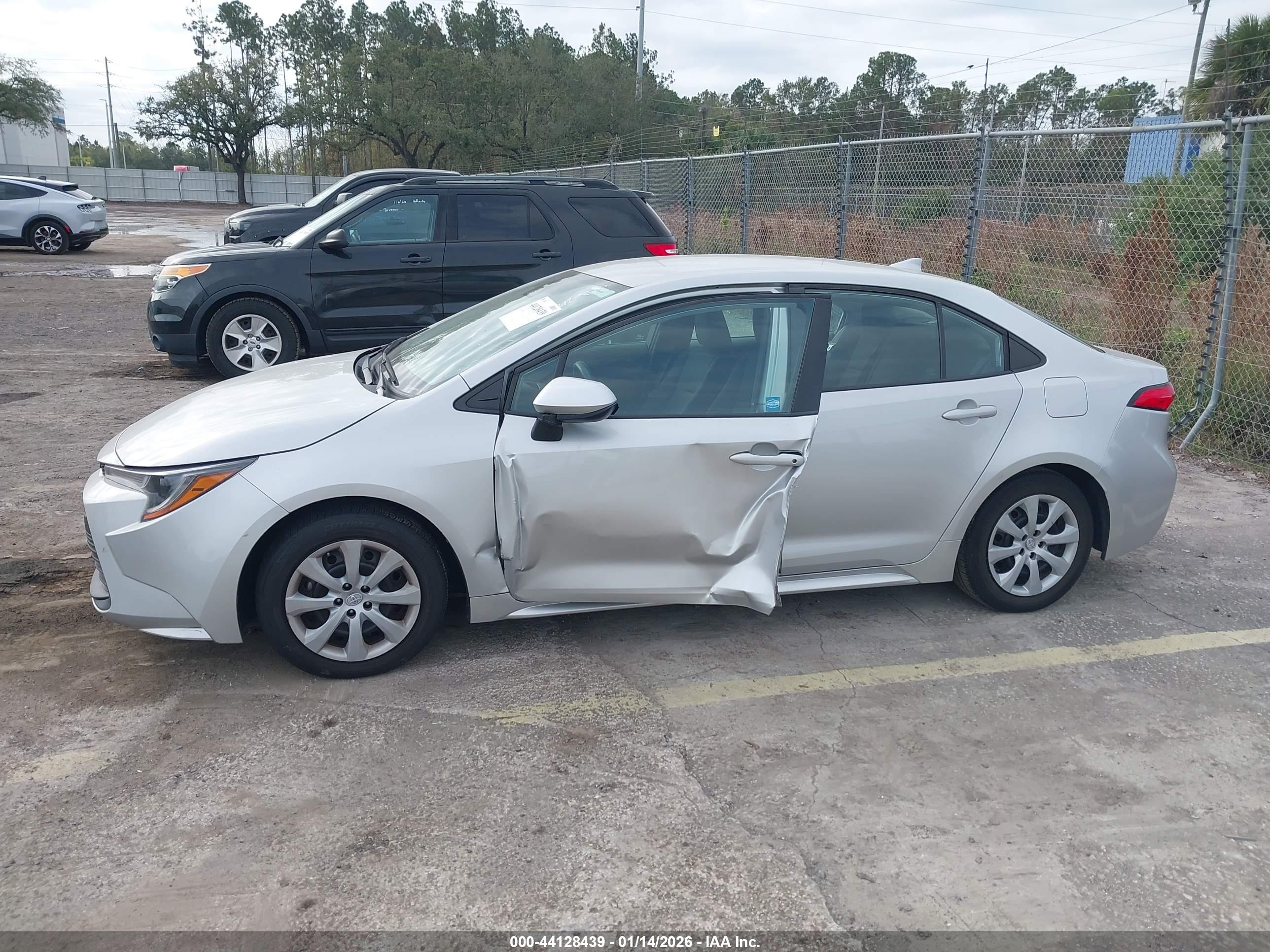 TOYOTA COROLLA image 6
