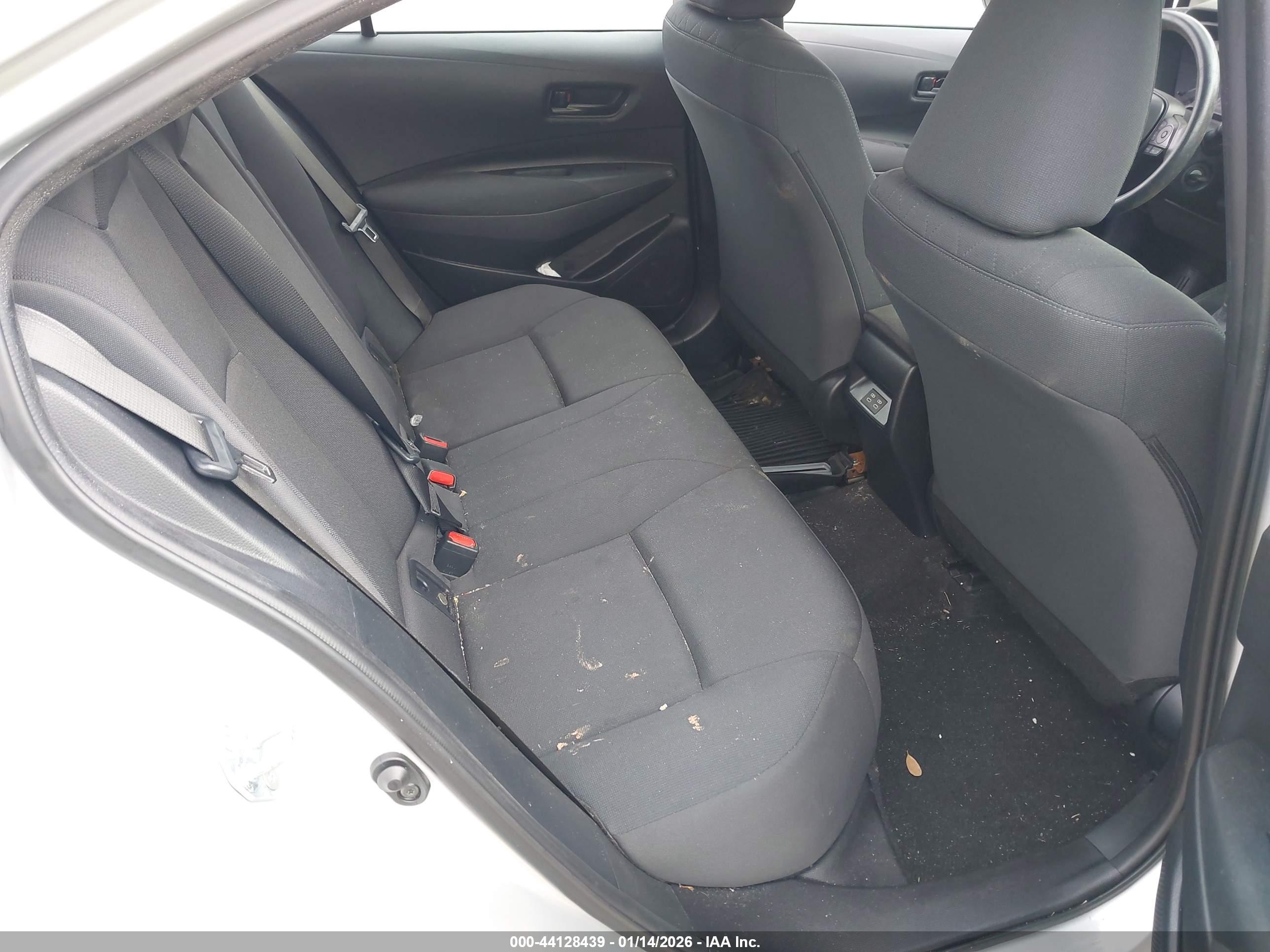 TOYOTA COROLLA image 8