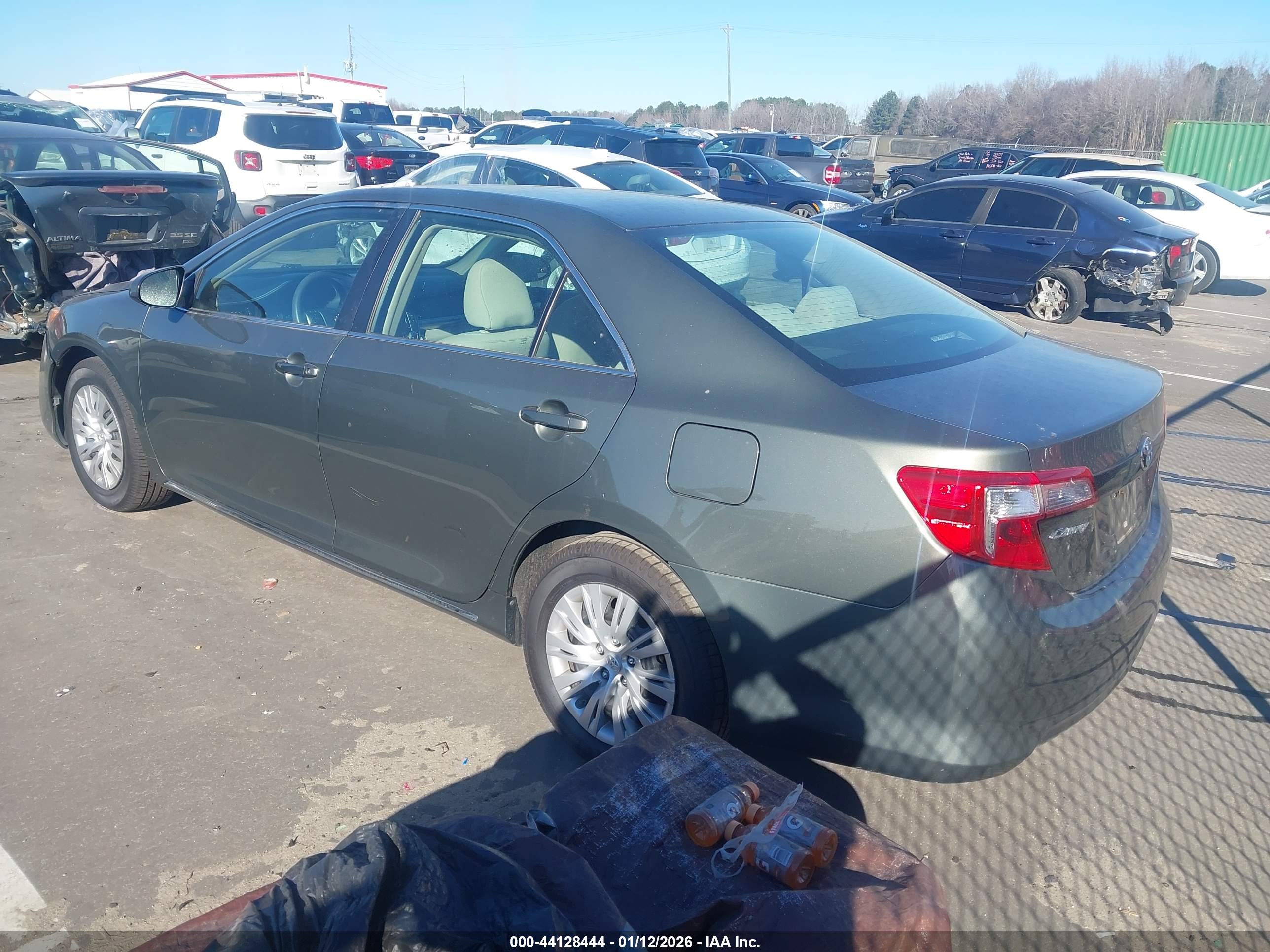 TOYOTA CAMRY image 3