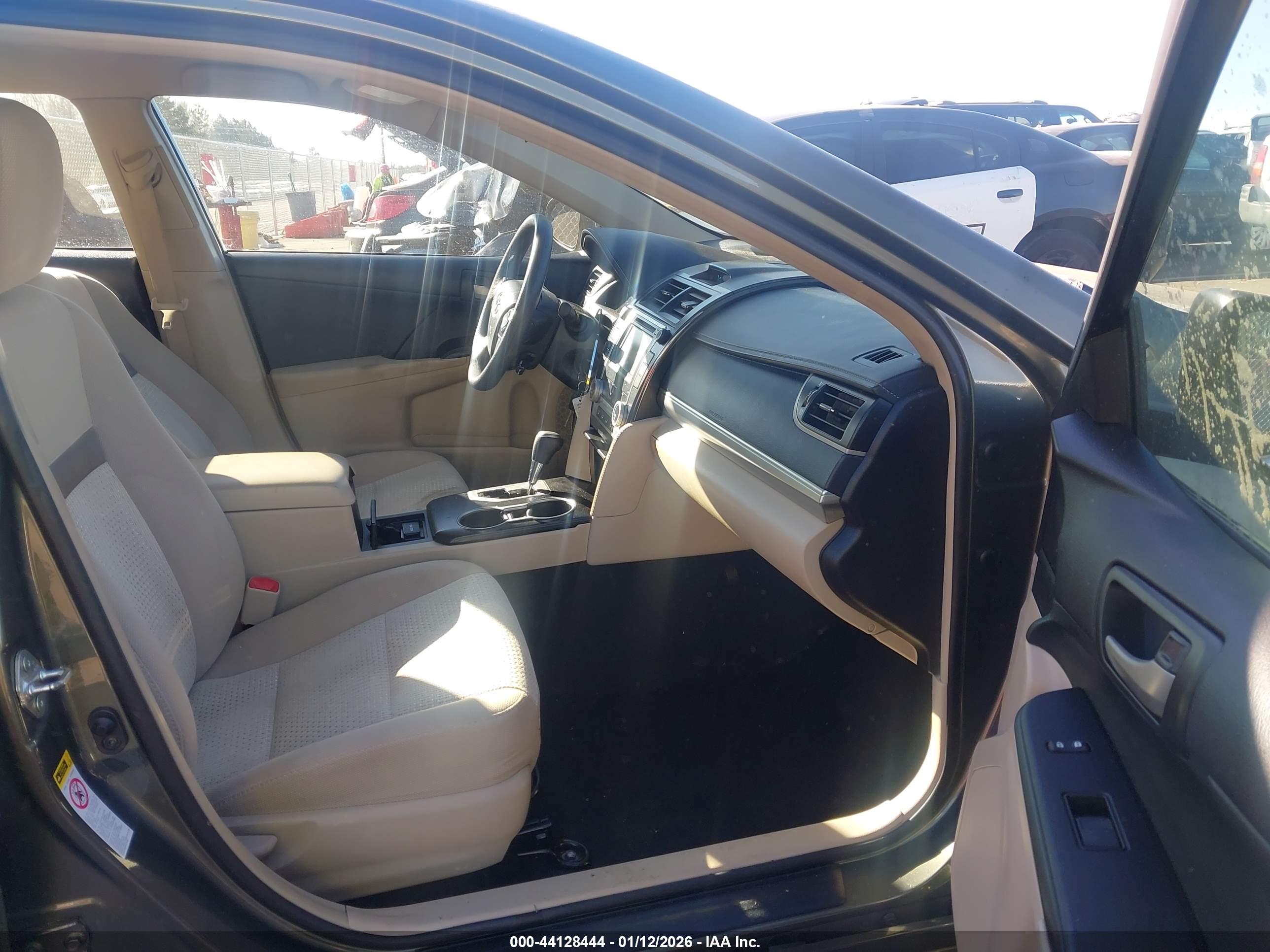 TOYOTA CAMRY image 5