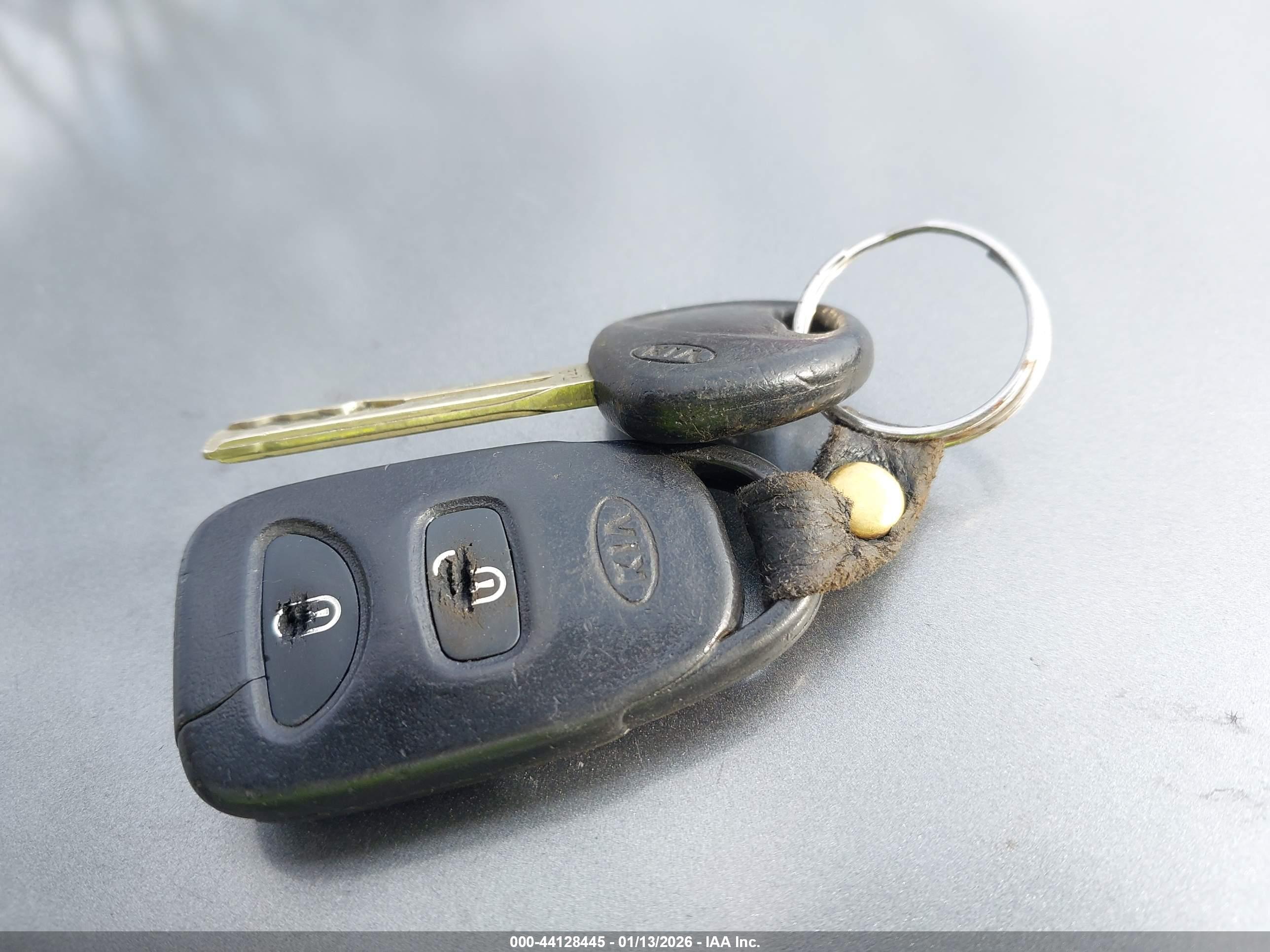 KIA RIO image 11