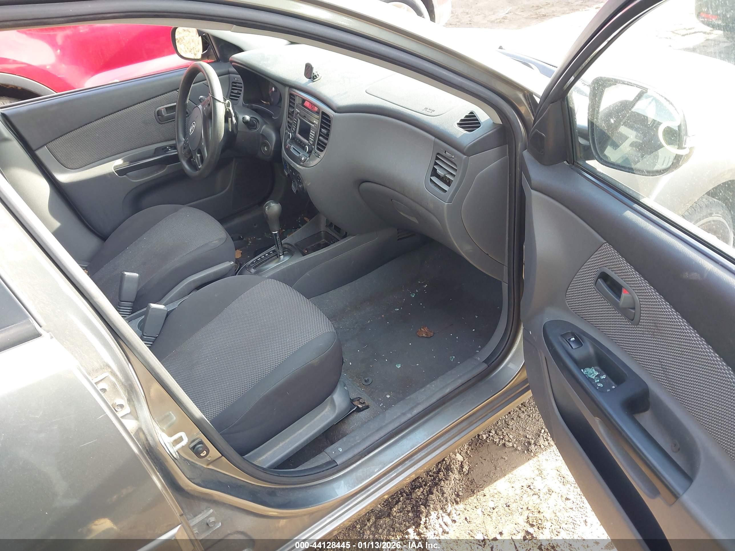 KIA RIO image 5