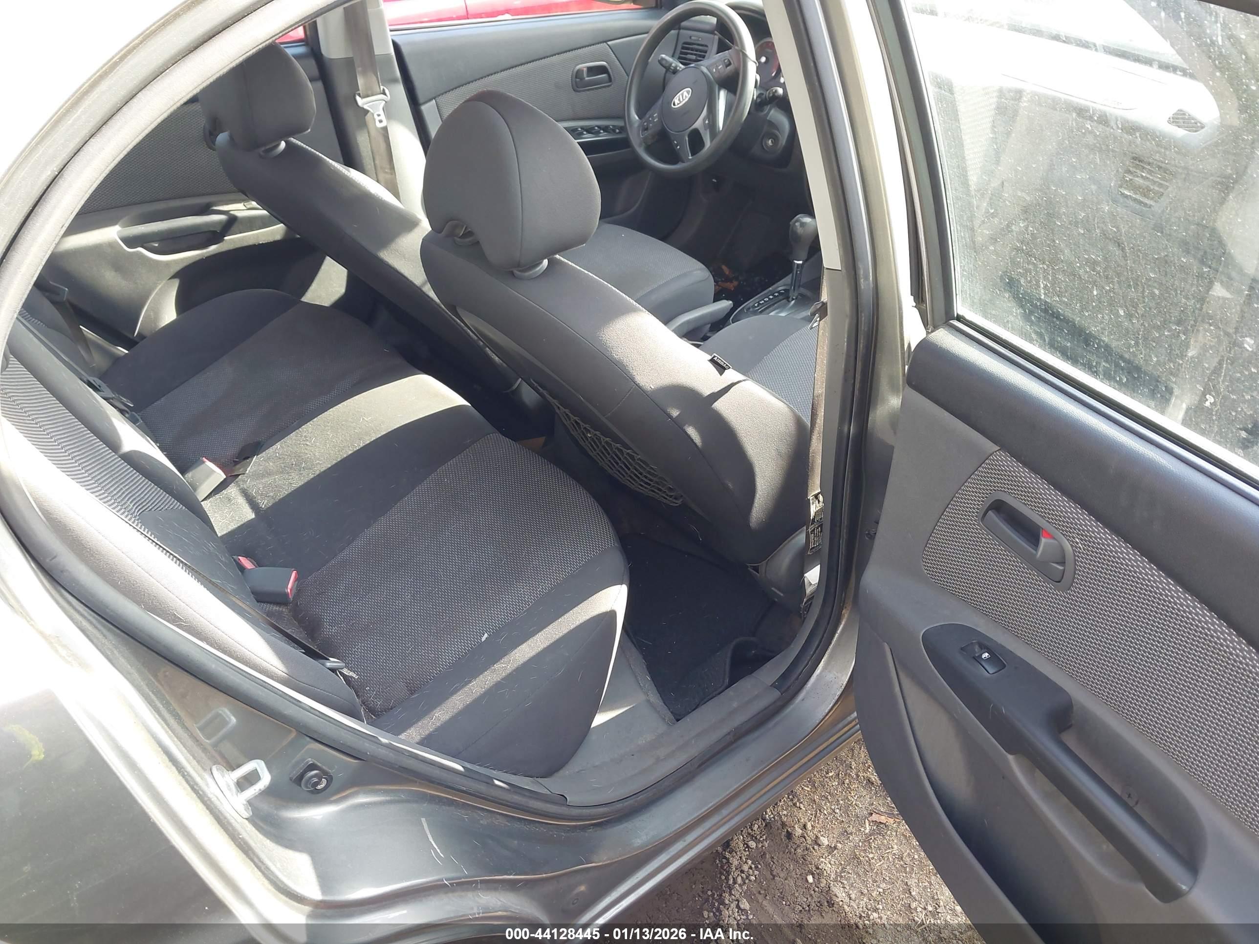 KIA RIO image 8