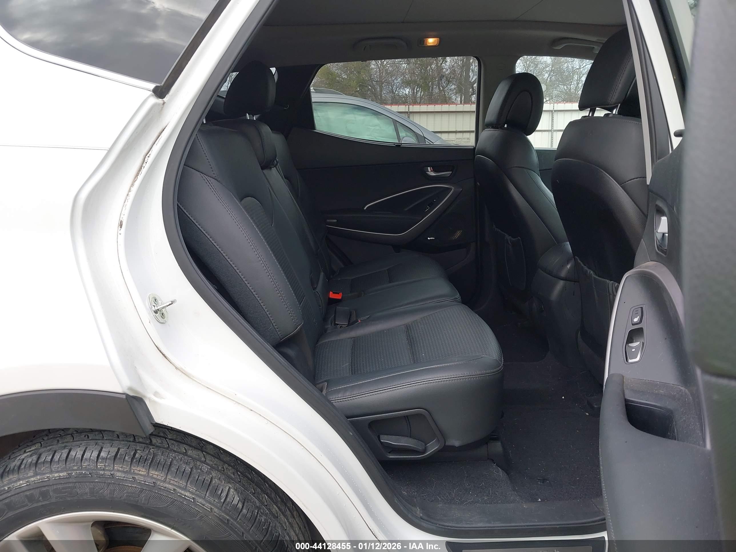 HYUNDAI SANTA image 8