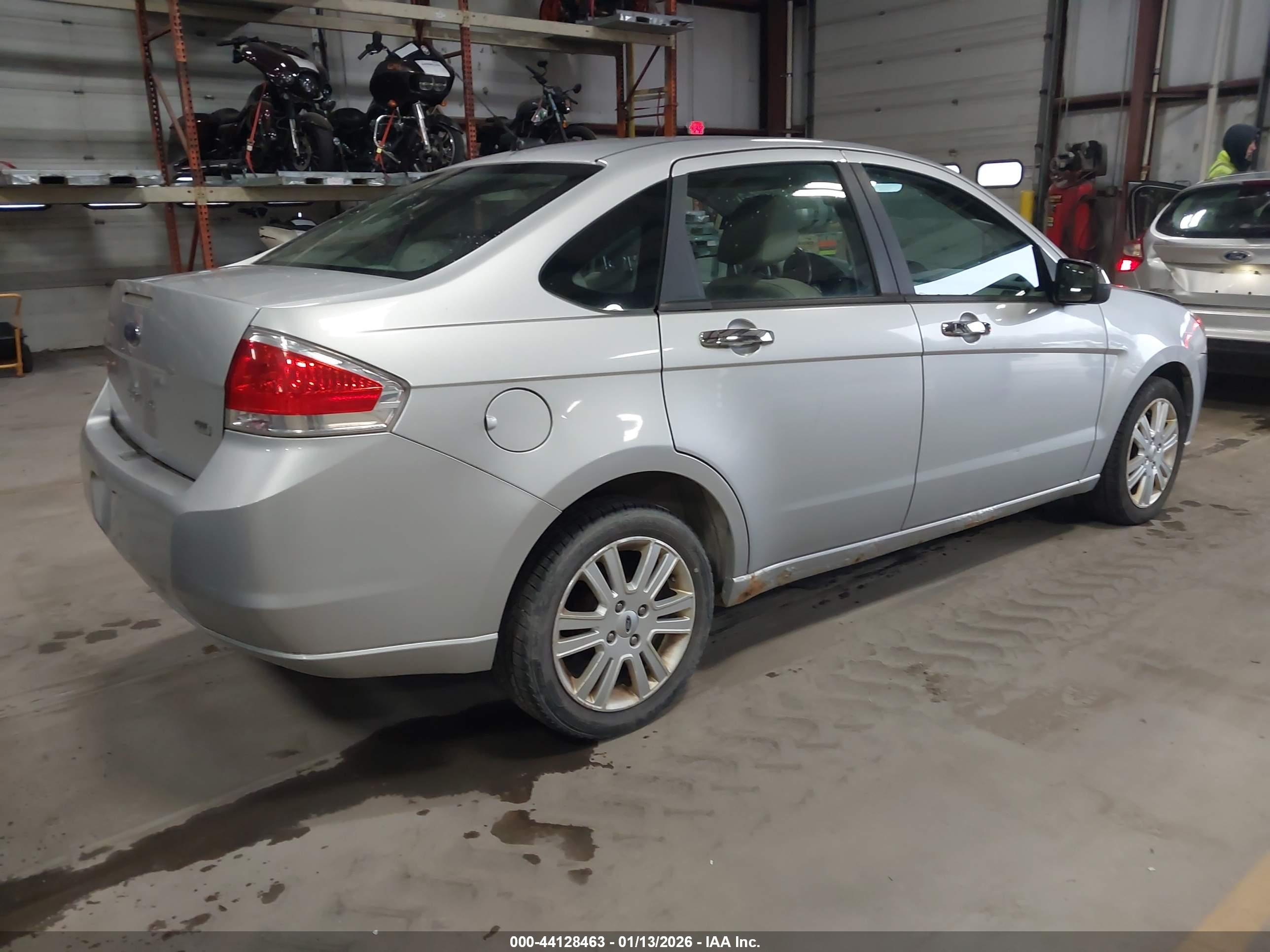 FORD FOCUS image 4