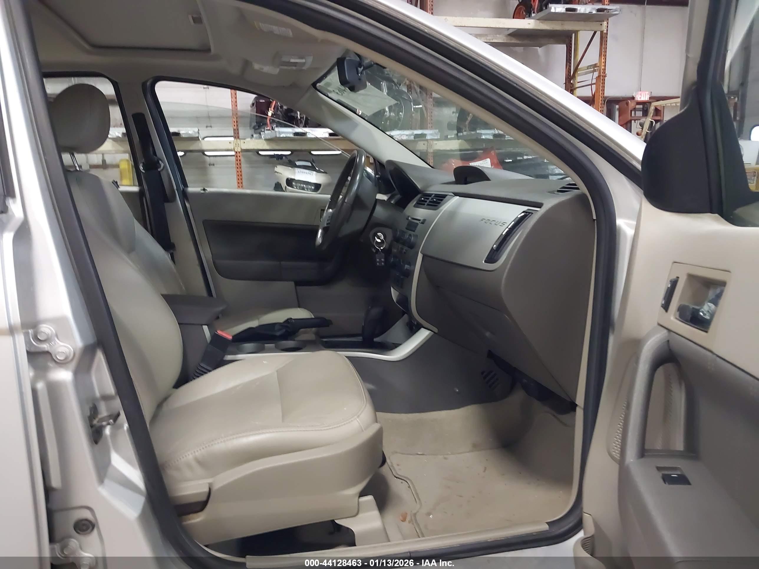 FORD FOCUS image 5