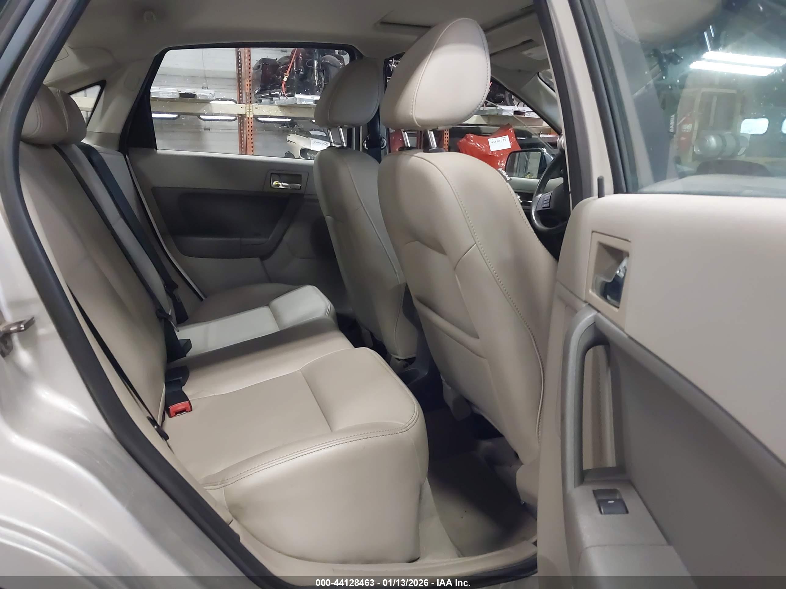 FORD FOCUS image 8