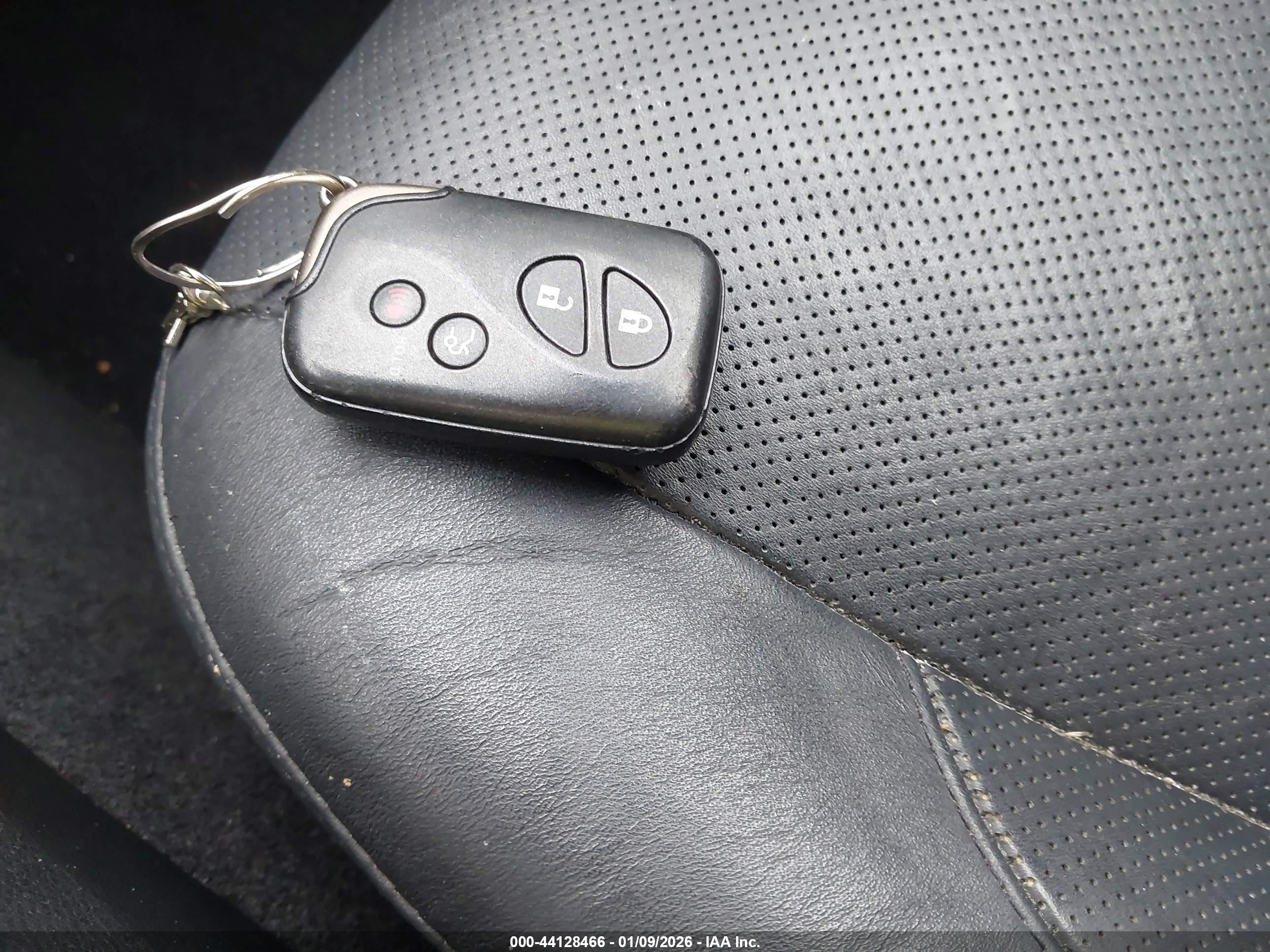 LEXUS ES image 11