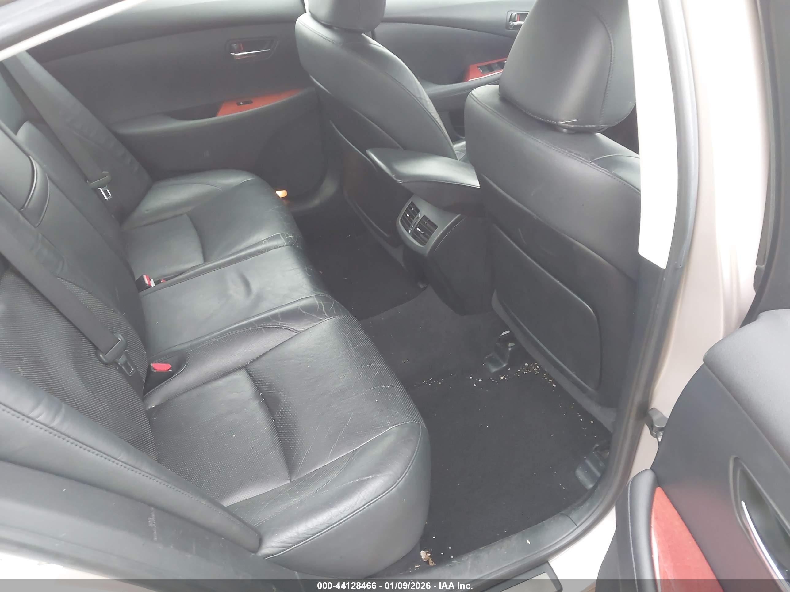 LEXUS ES image 8
