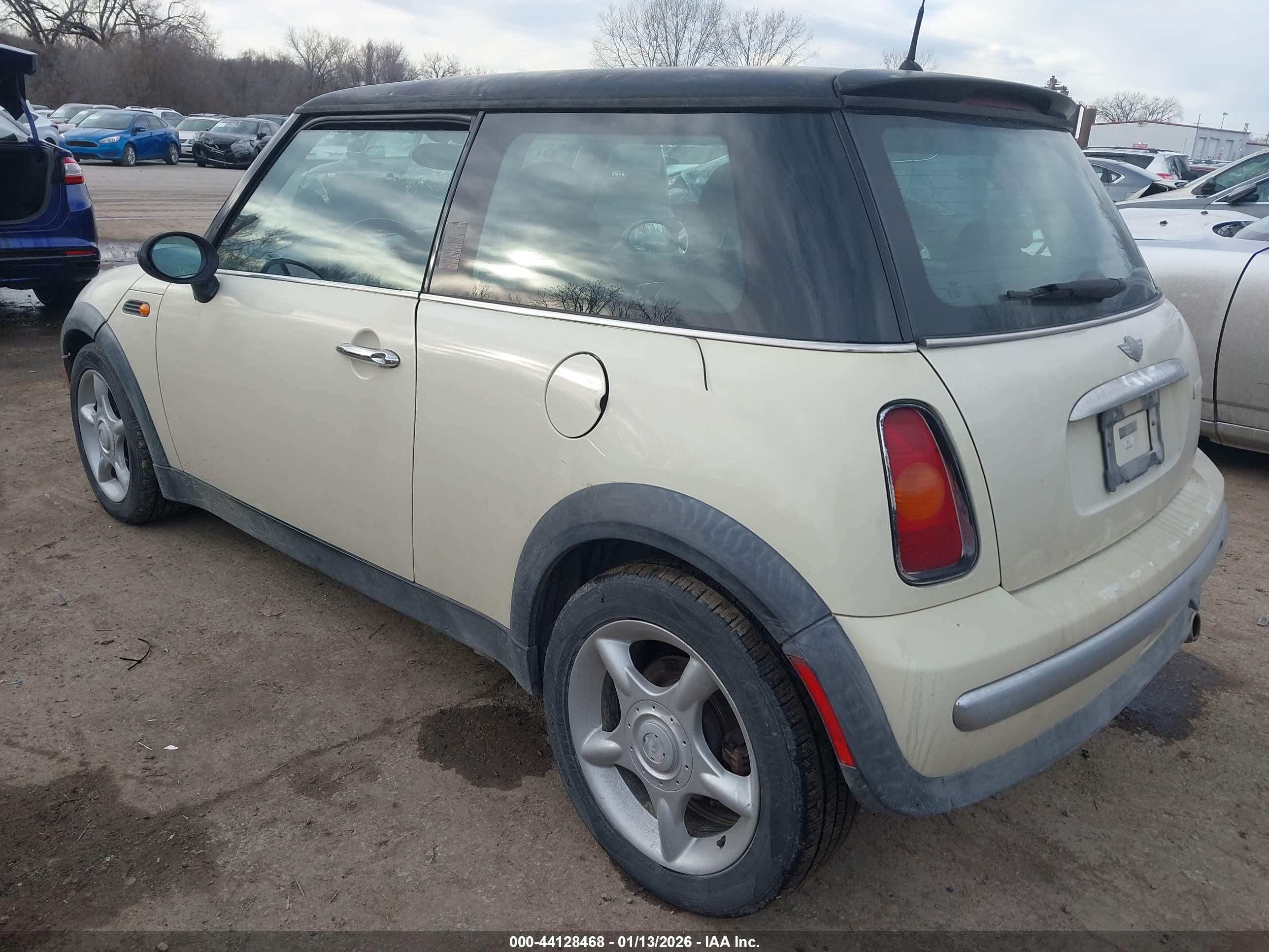 MINI COOPER image 3