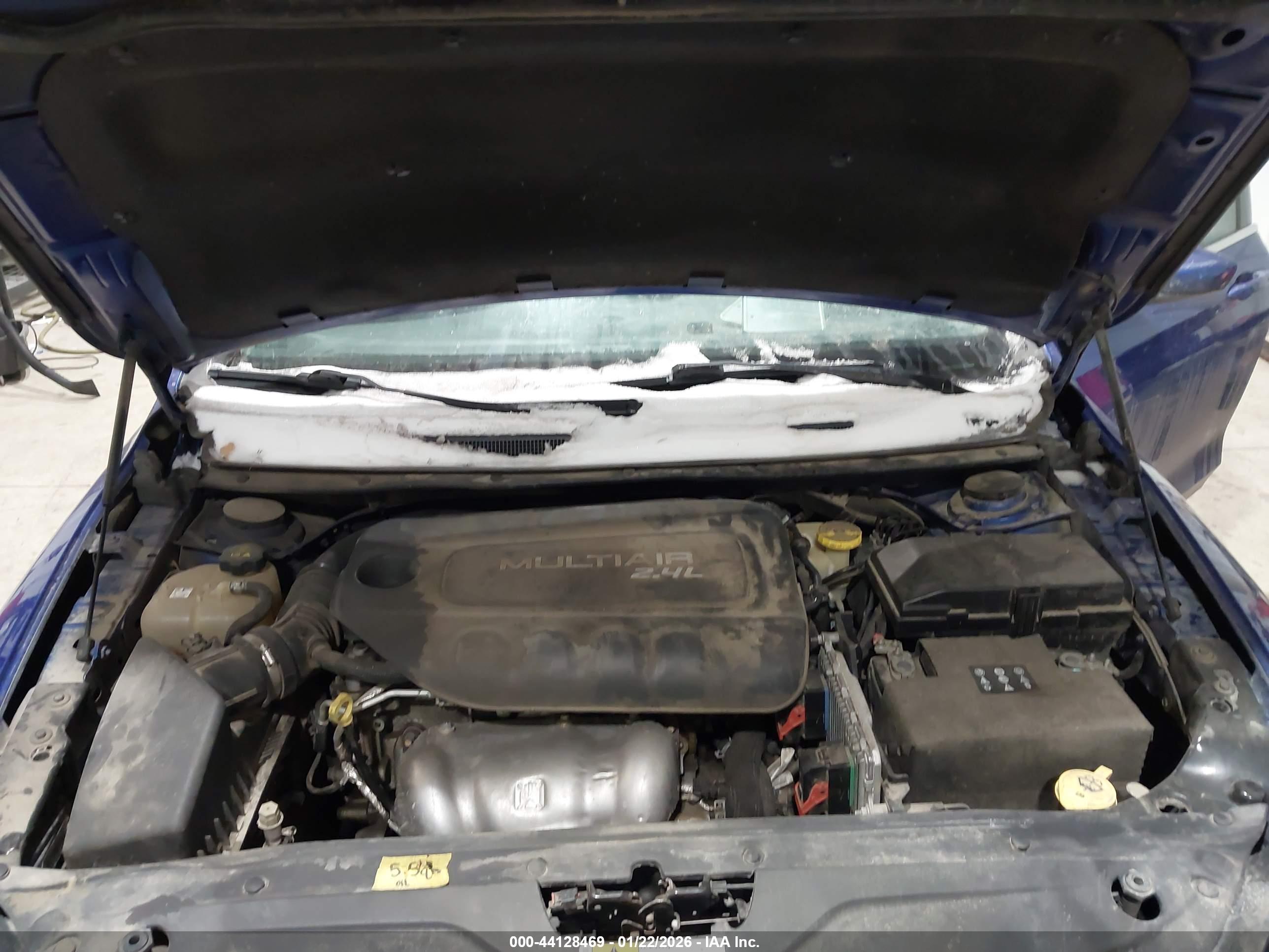 CHRYSLER 200 image 10