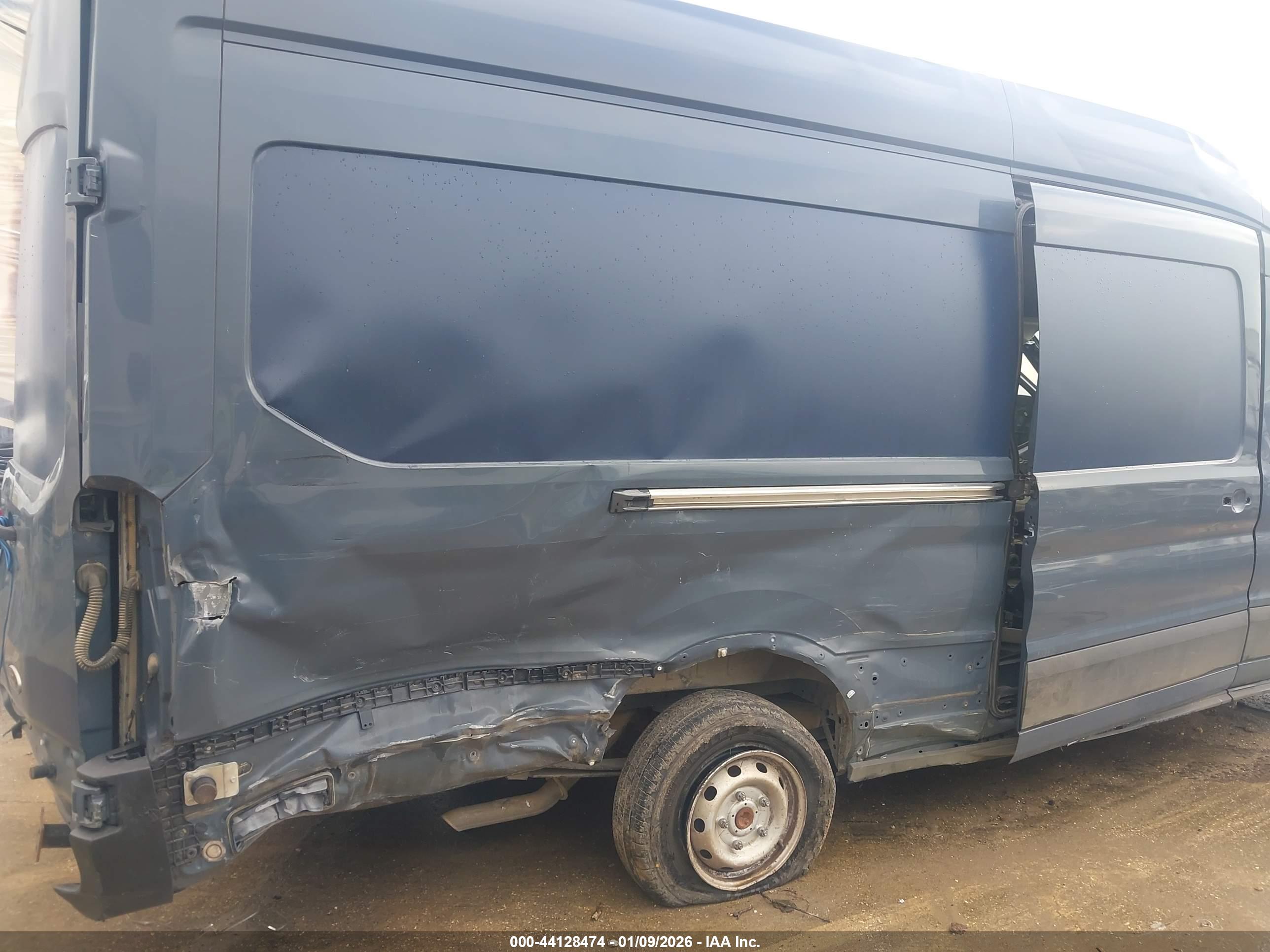 FORD TRANSIT image 6