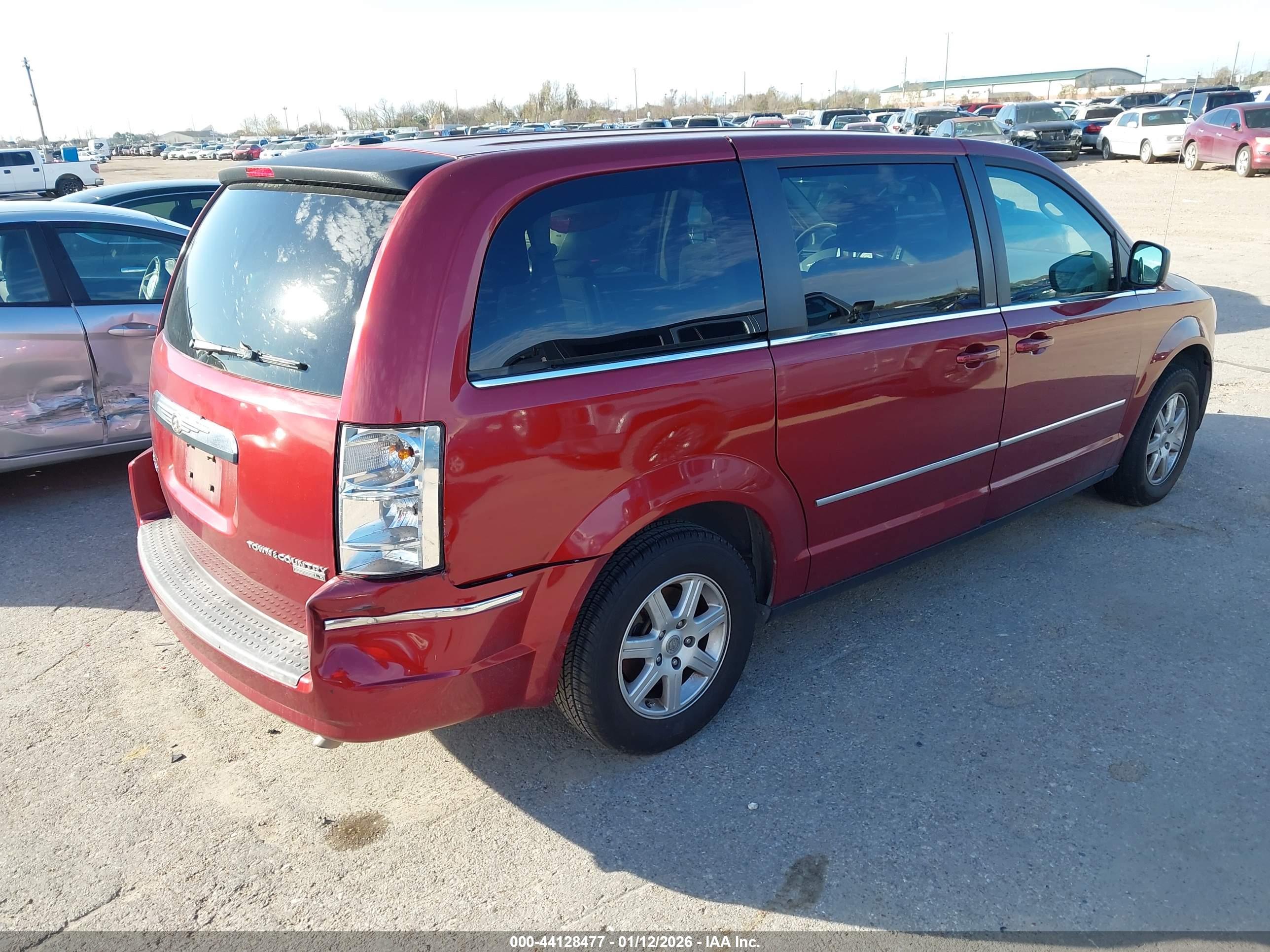 CHRYSLER TOWN image 4